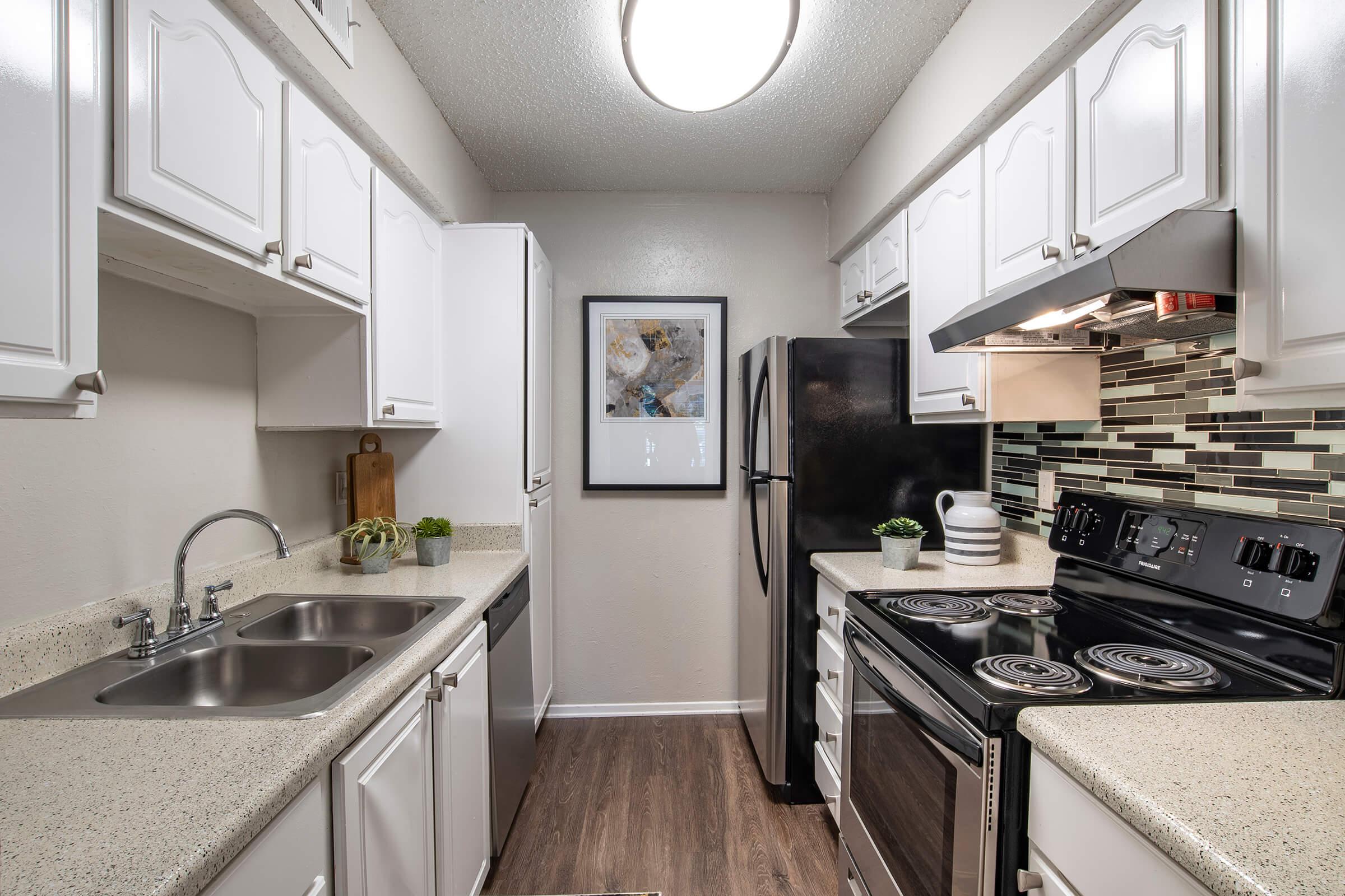 kitchen 2.jpg