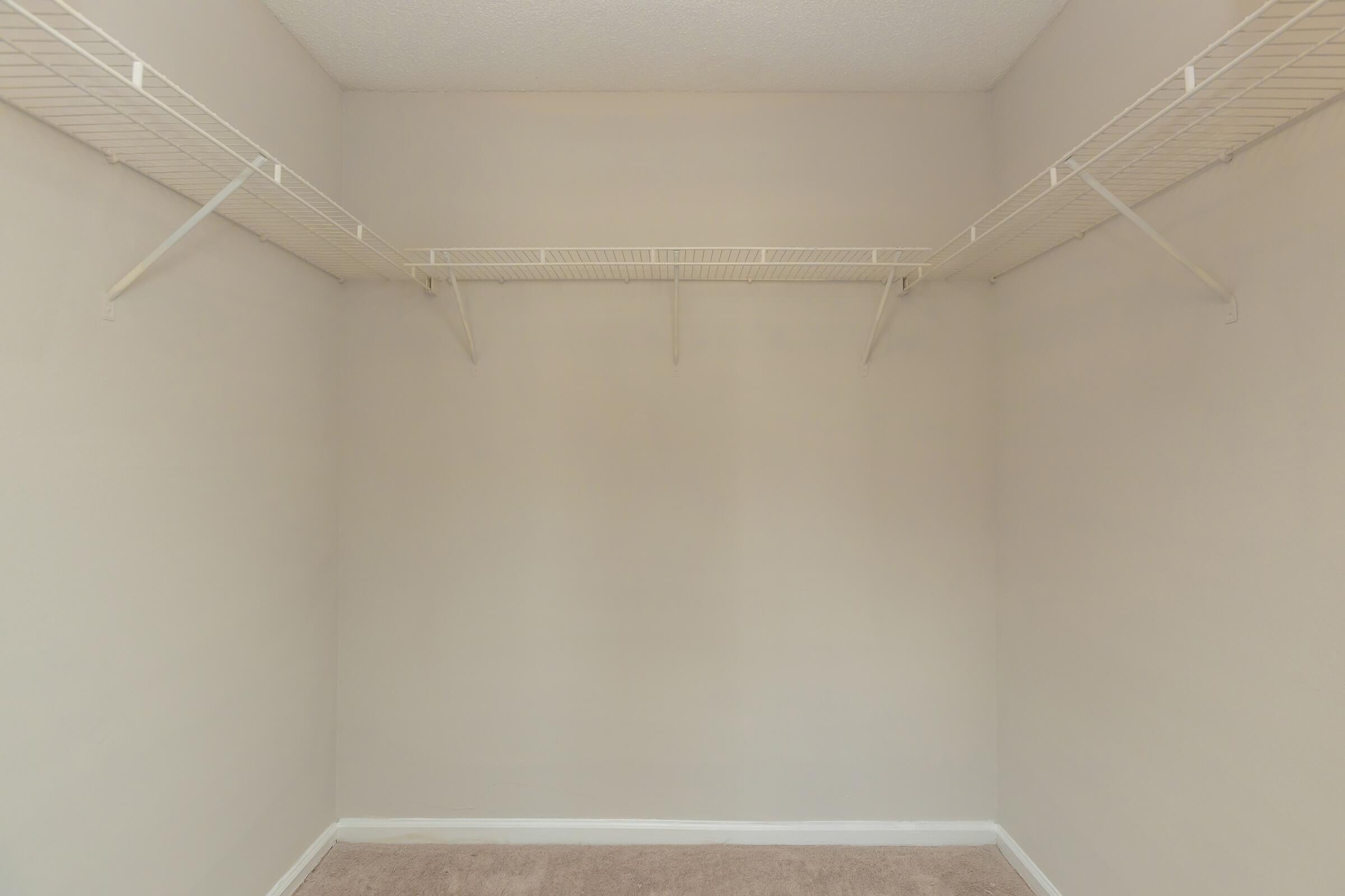EXPANSIVE CLOSETS IN APARTMENTS FOR RENT