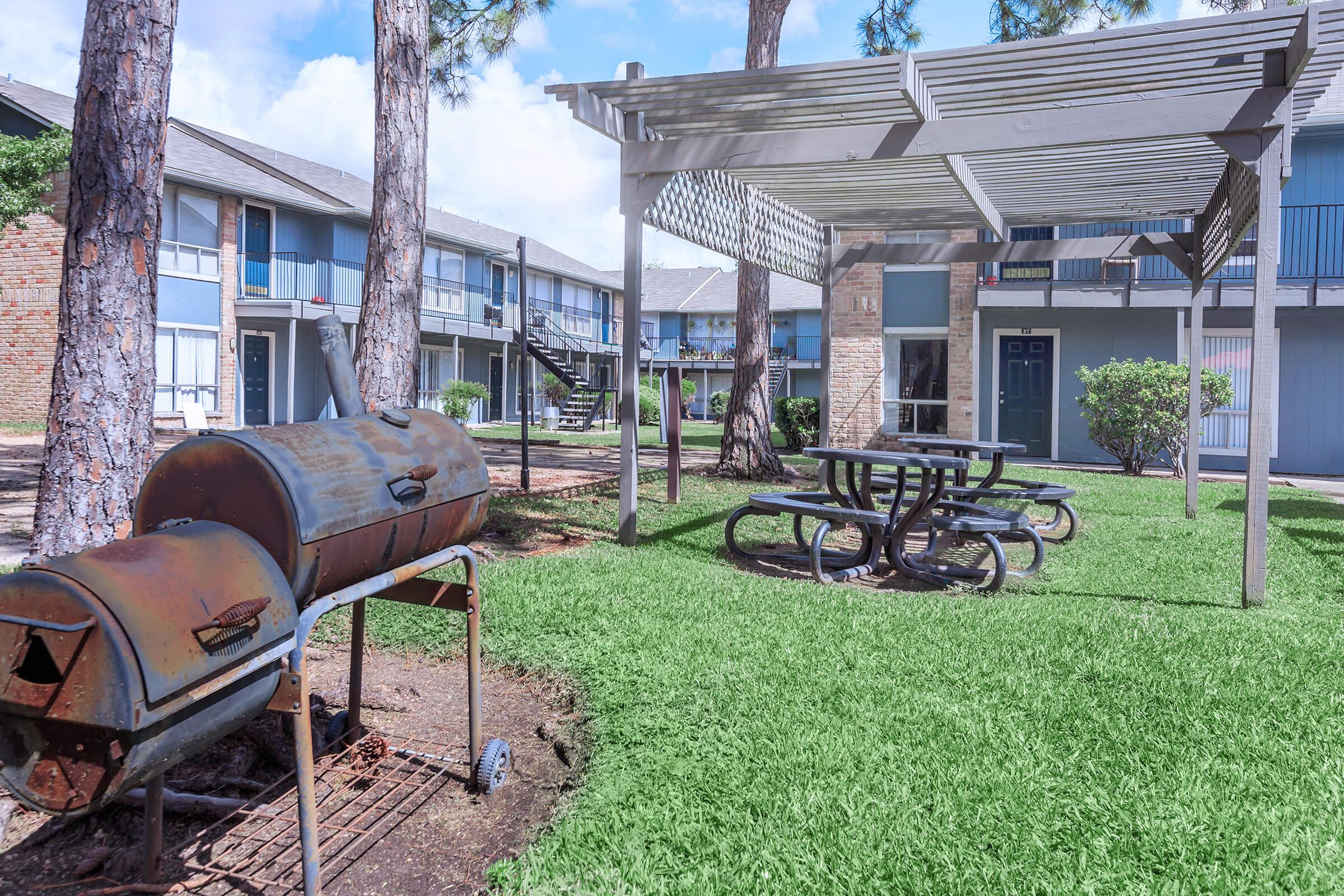 GRILL OUTSIDE IN DICKINSON, TEXAS