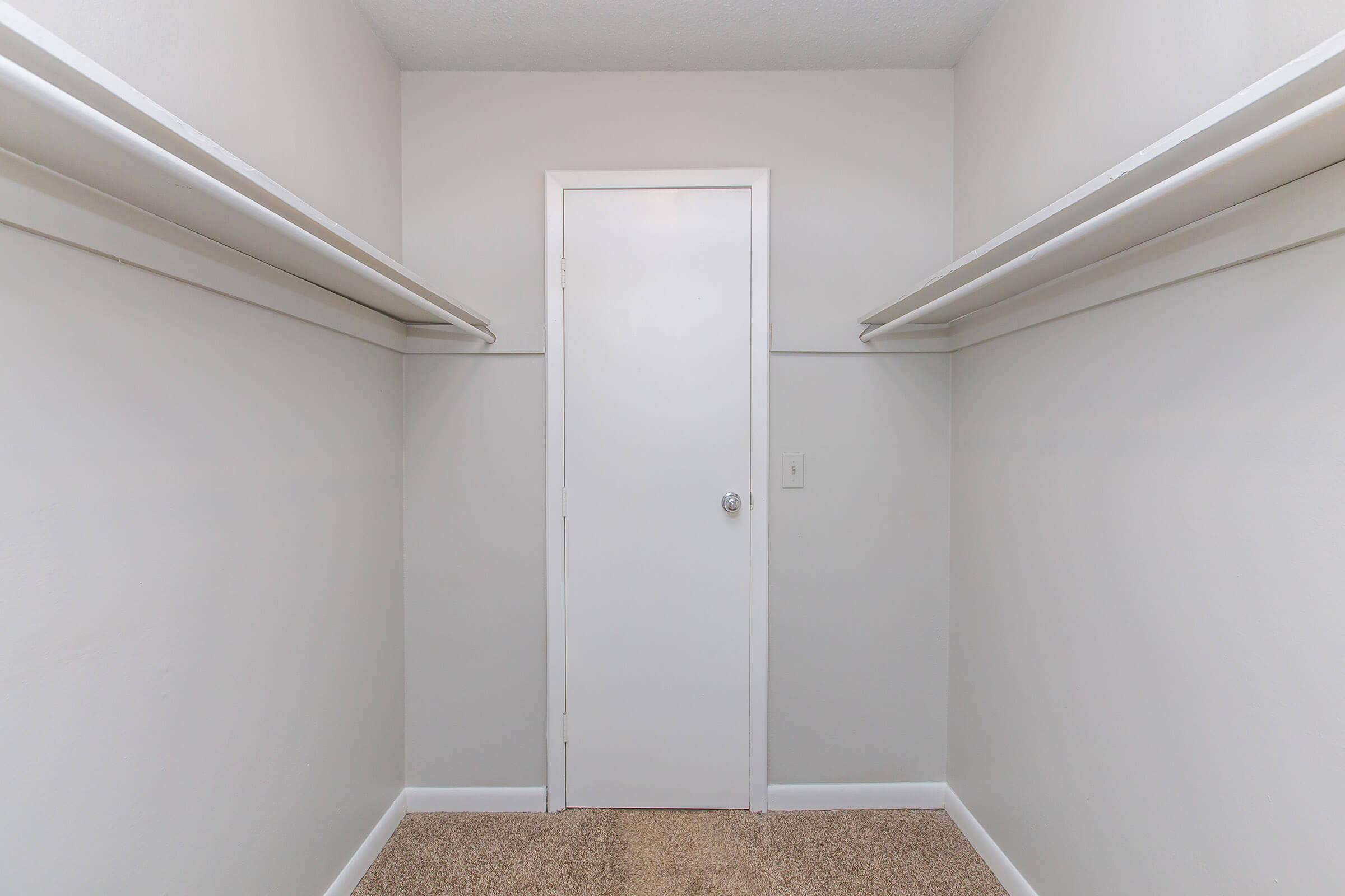 Walk-in closets in bedrooms for rent at Nottingham