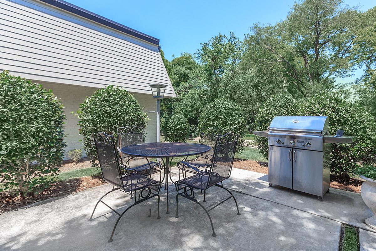 Village Green Hills Apartments in Nashville, TN