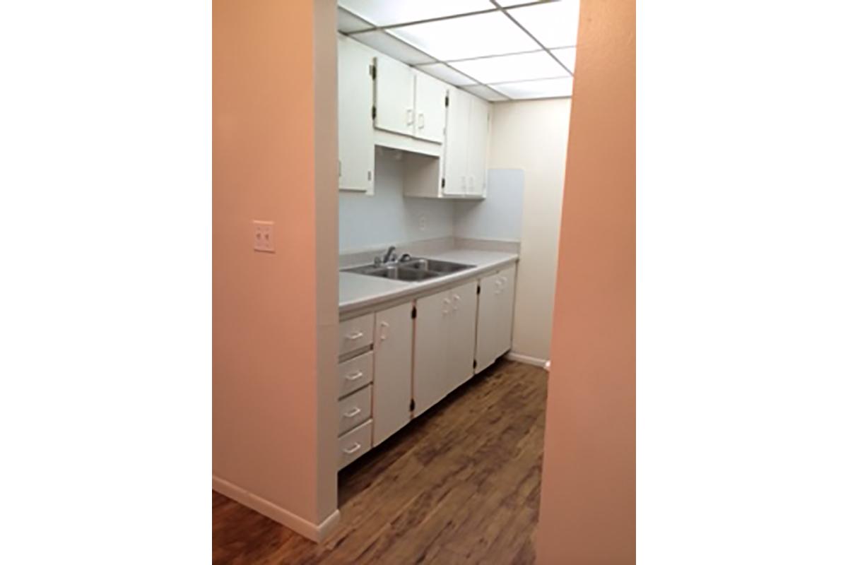 Kitchen1.JPG