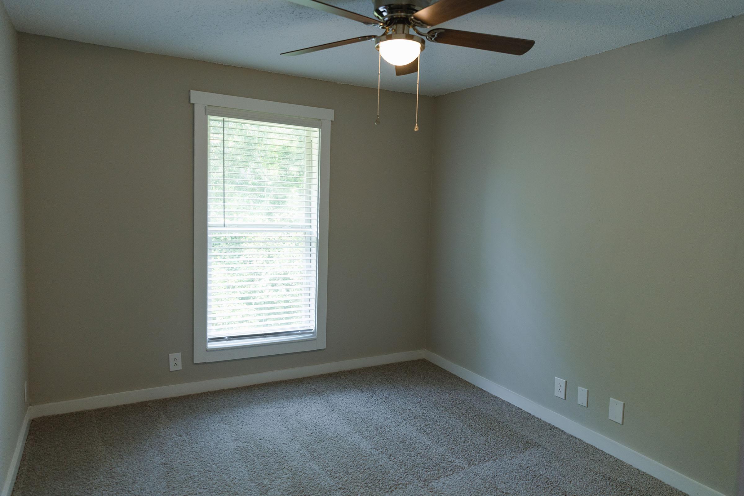 Bedroom at Hunter Chase apartments in Clarksville, TN