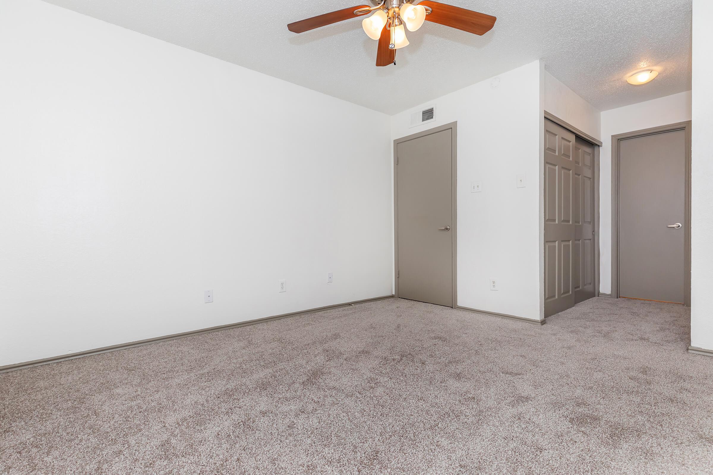 VAULTED CEILINGS WITH CENTRAL AIR CONDITIONING AND HEATING