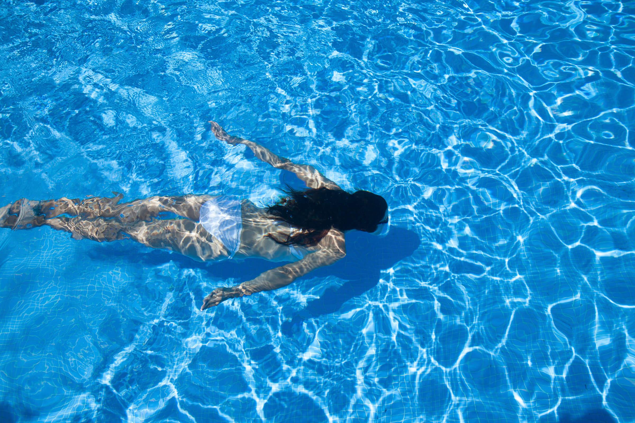 diving bottom of a pool iStock_000050671358_Full.jpg
