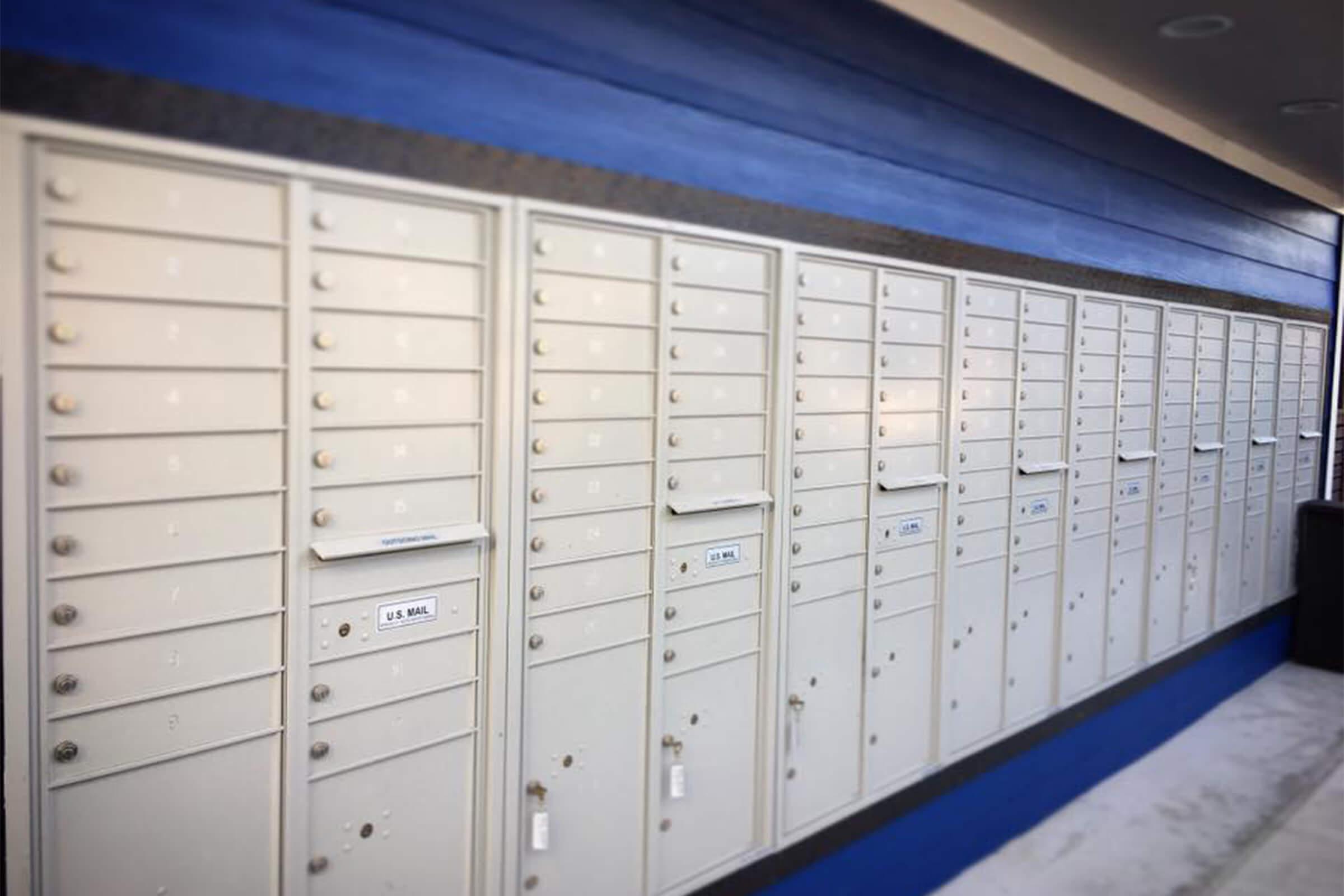 43DominionSquareMailBoxes.jpg