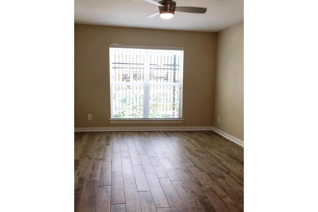 16DominionSquareInteriorBedroom.jpg