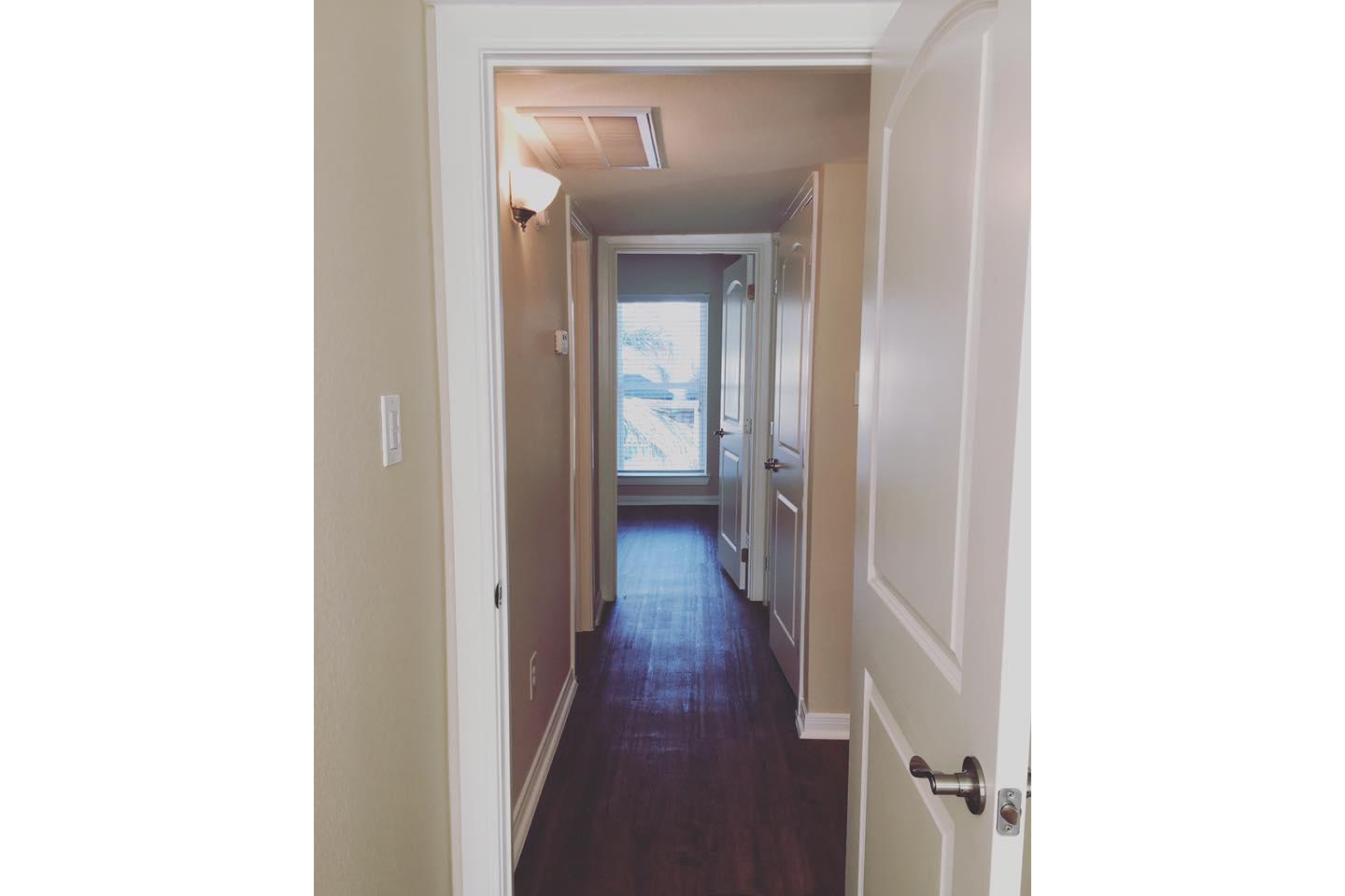40DominionSquareInteriorHallway.jpg