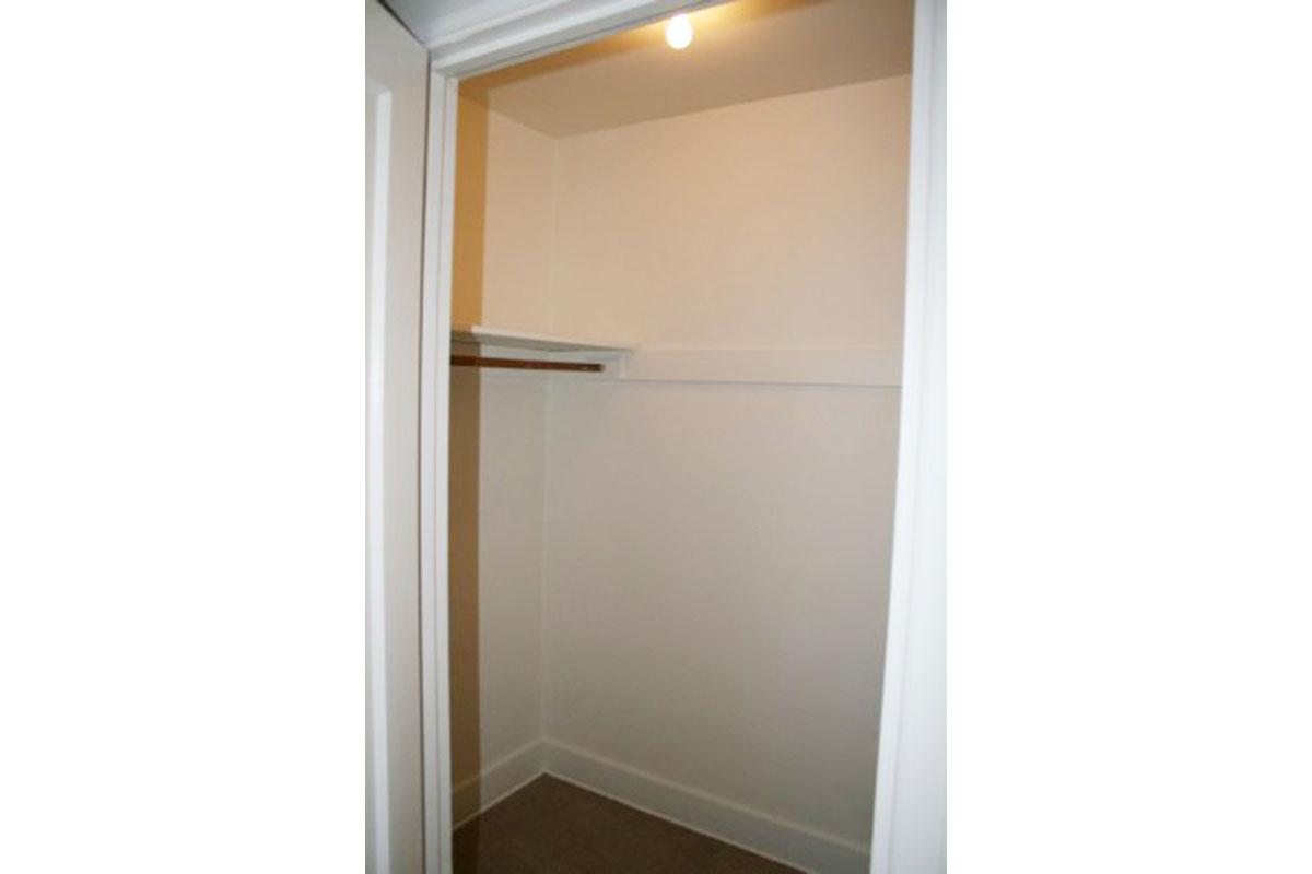 Bucking-Bedroom-Closet.jpg