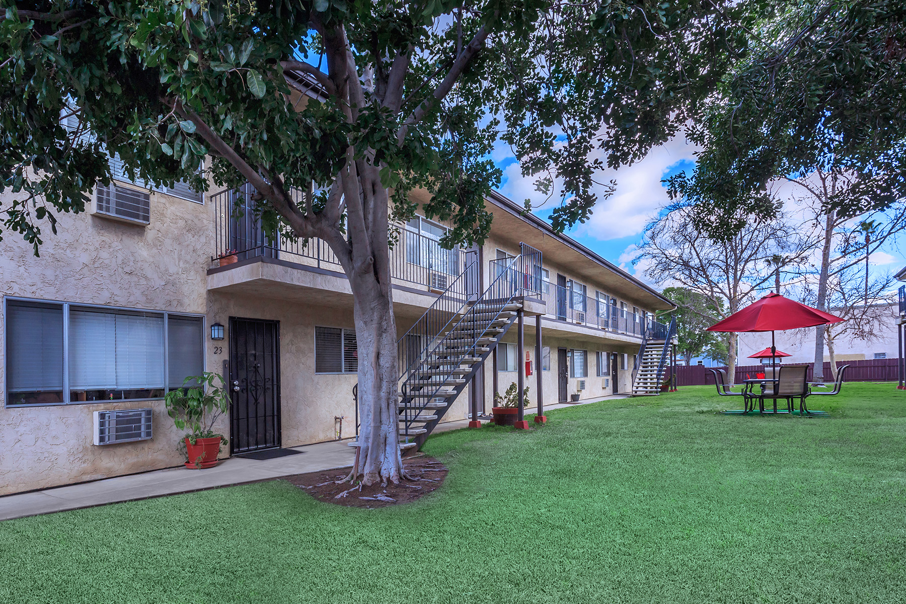 South Sunshine Gardens Apartment Living in El Cajon, CA