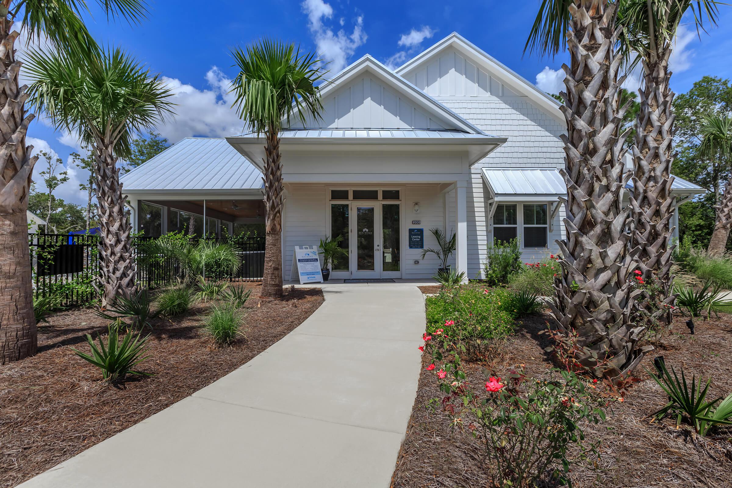 Beautiful landscaping at The Townhomes at Beau Rivage in Wilmington, NC.