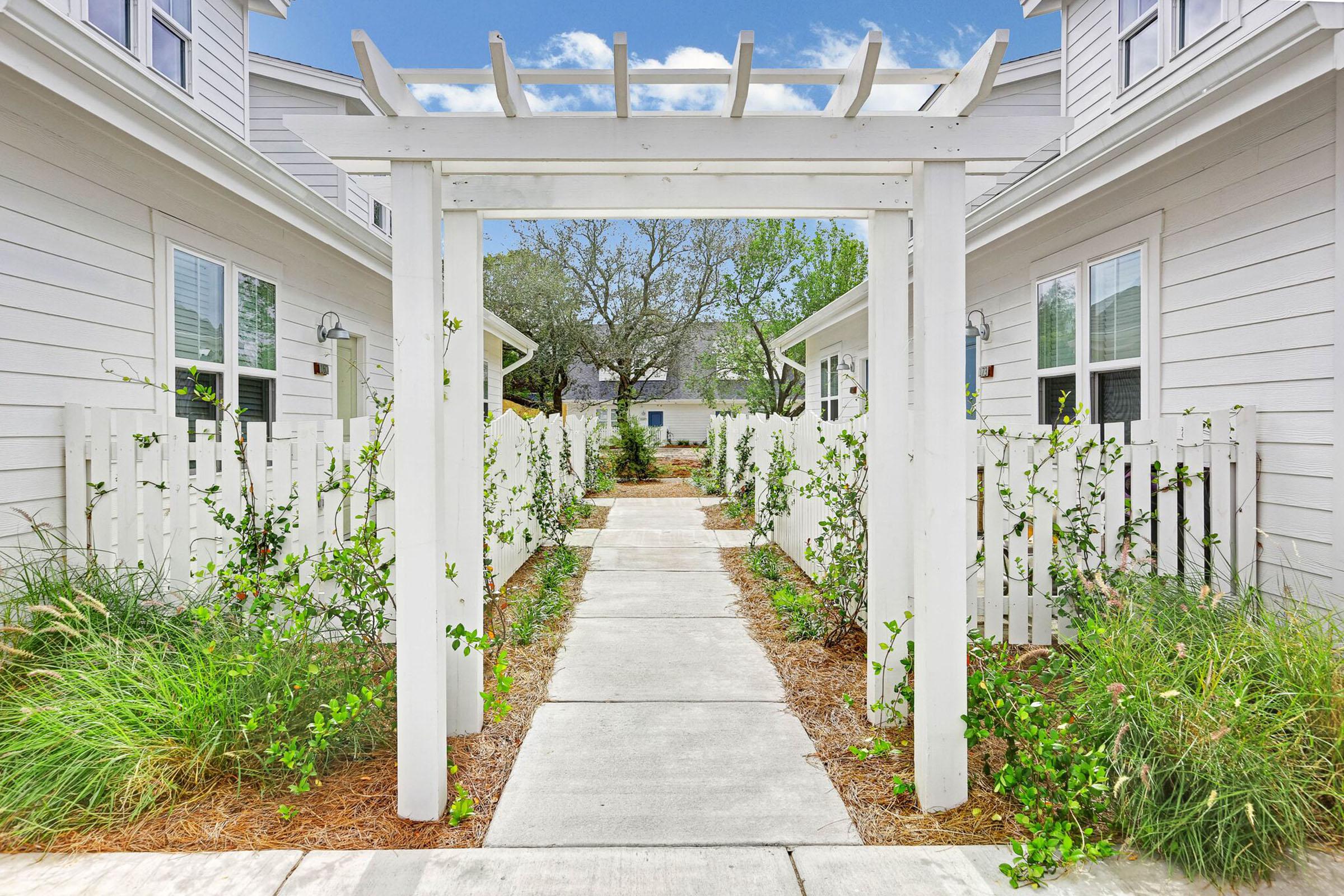 The path to your new home at The Townhomes at Beau Rivage in Wilmington, NC.