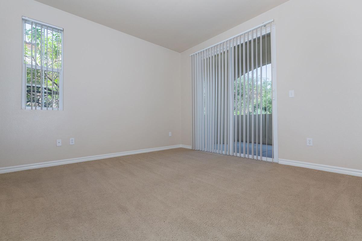 04a_Master Bedroom.jpg