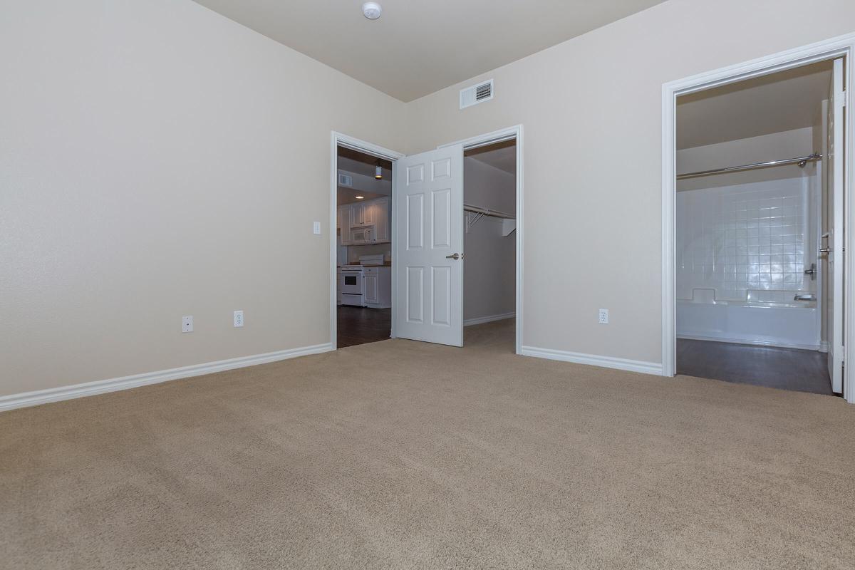 04b_Master Bedroom.jpg