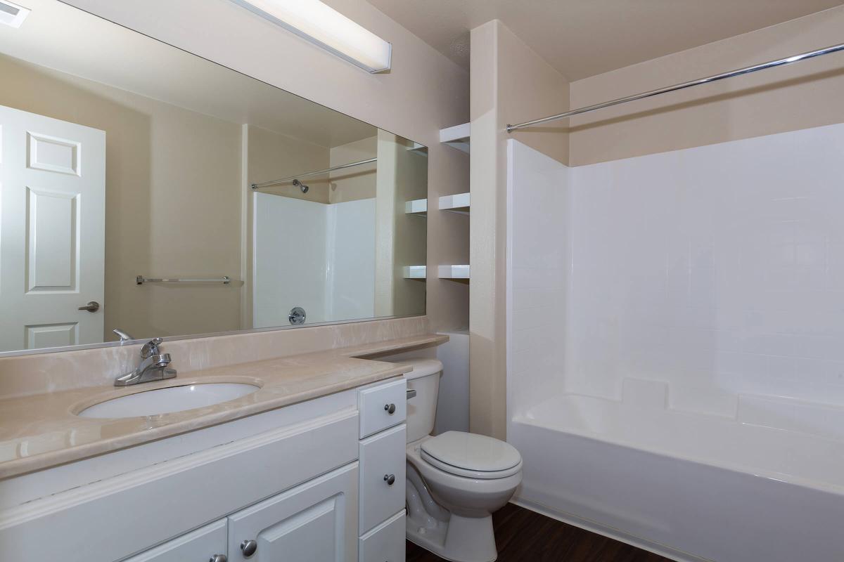 04c_Master Bath.jpg