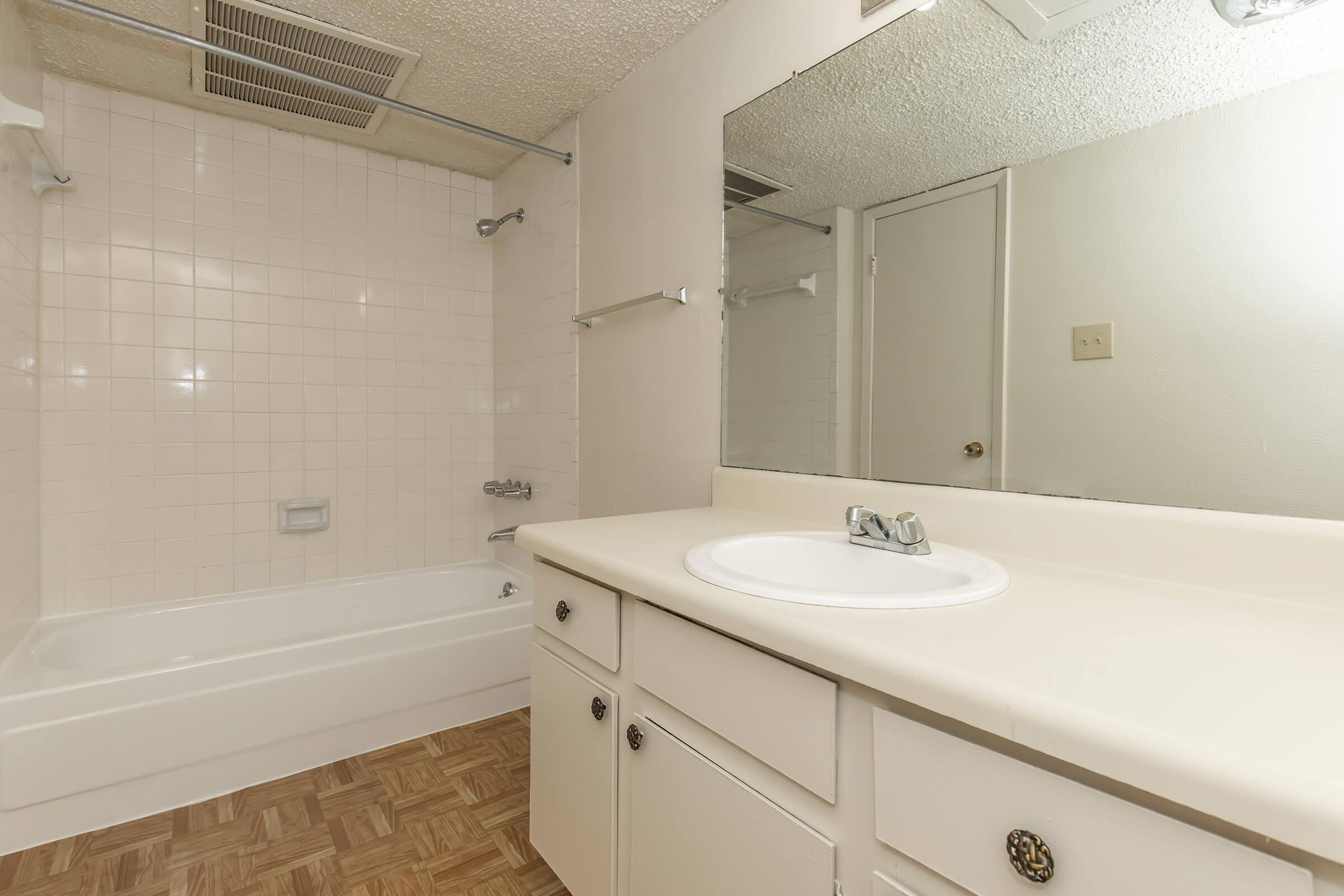 SLEEK BATHROOM
