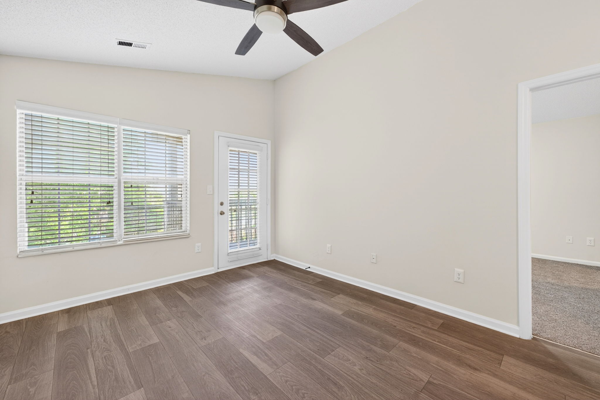 Lots of Natural Sunlight - Living Room