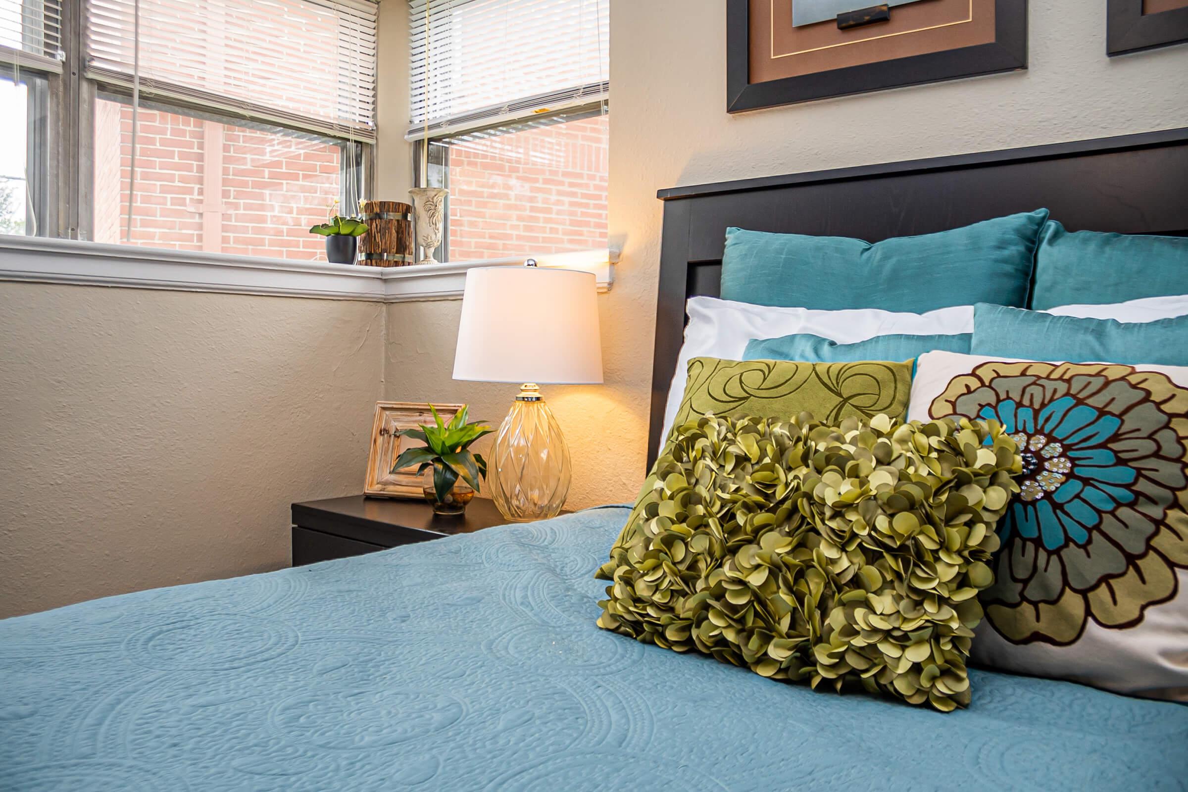 1BR Den (3).jpg