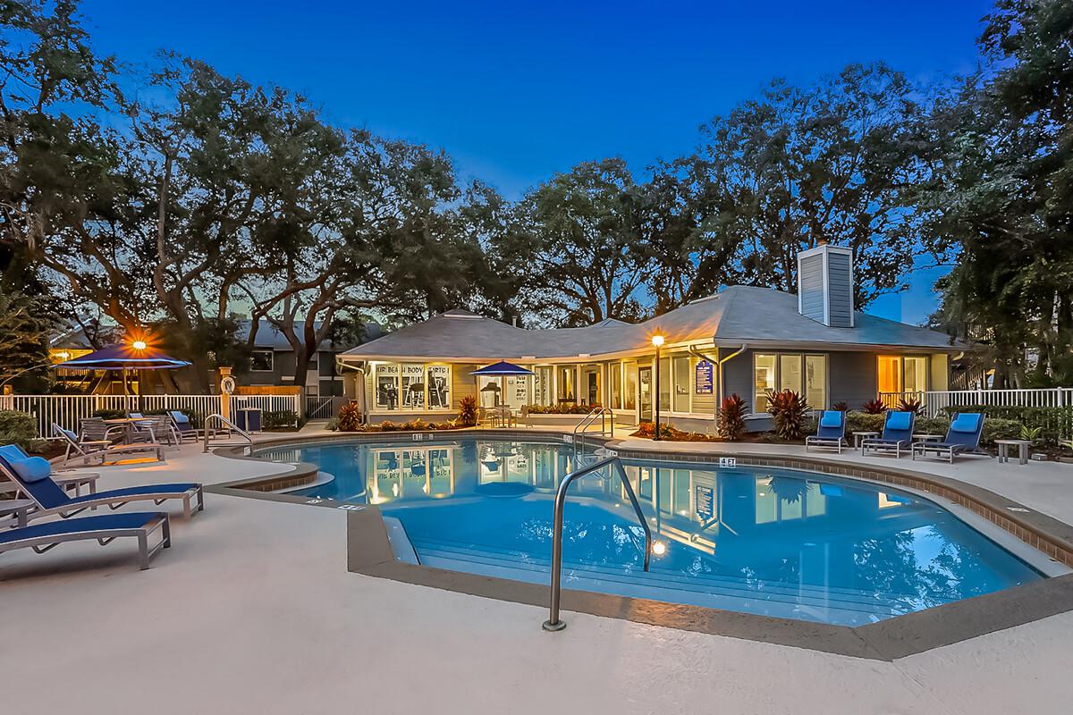 SWIMMING POOL WITH SUNDECK