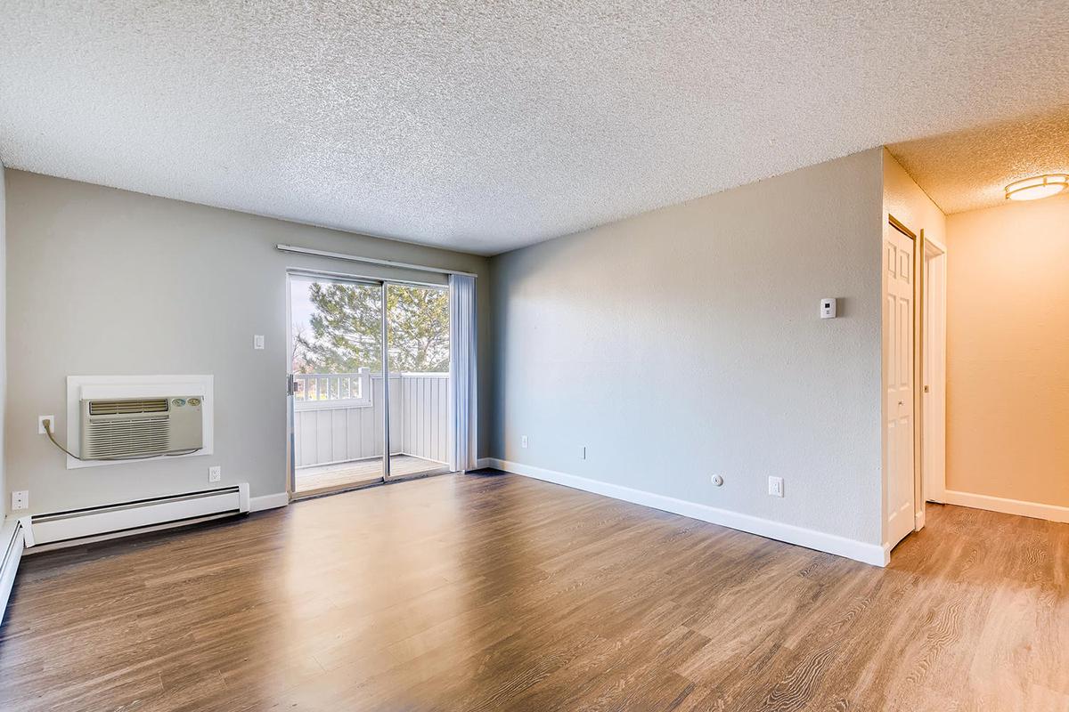 11501 Washington Street-large-002-9-Living Room-1500x1000-72dpi.jpg