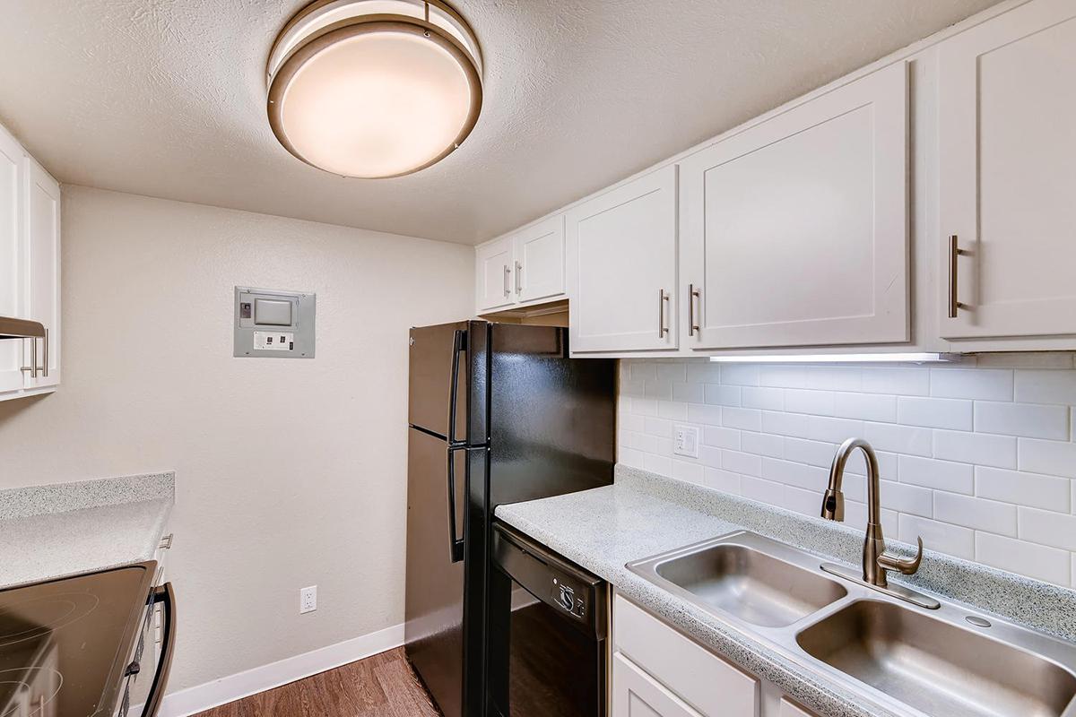 11501 Washington Street-large-004-6-Kitchen-1500x1000-72dpi.jpg