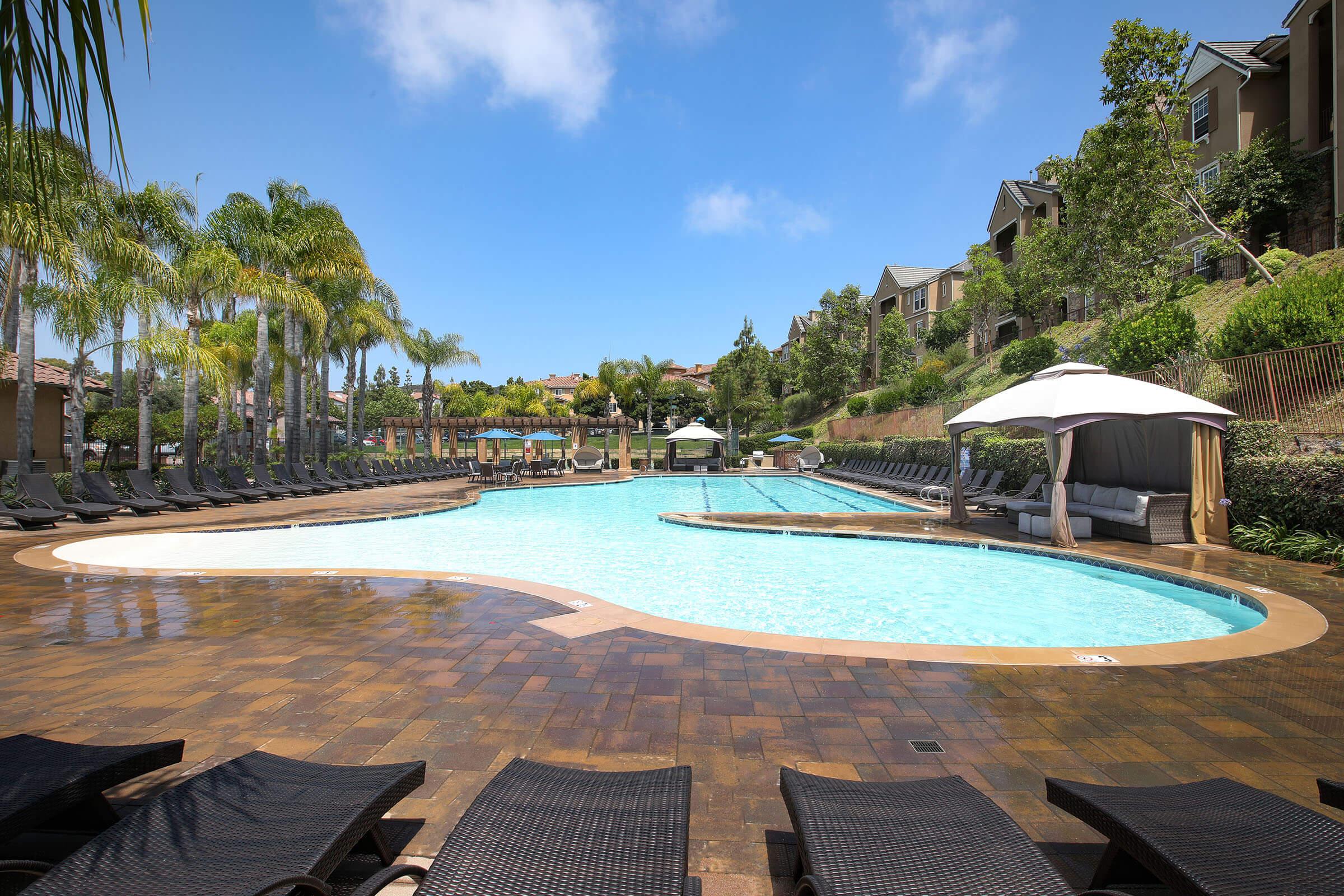 LOUNGE ON THE DECK OF PROMINENCE APARTMENTS