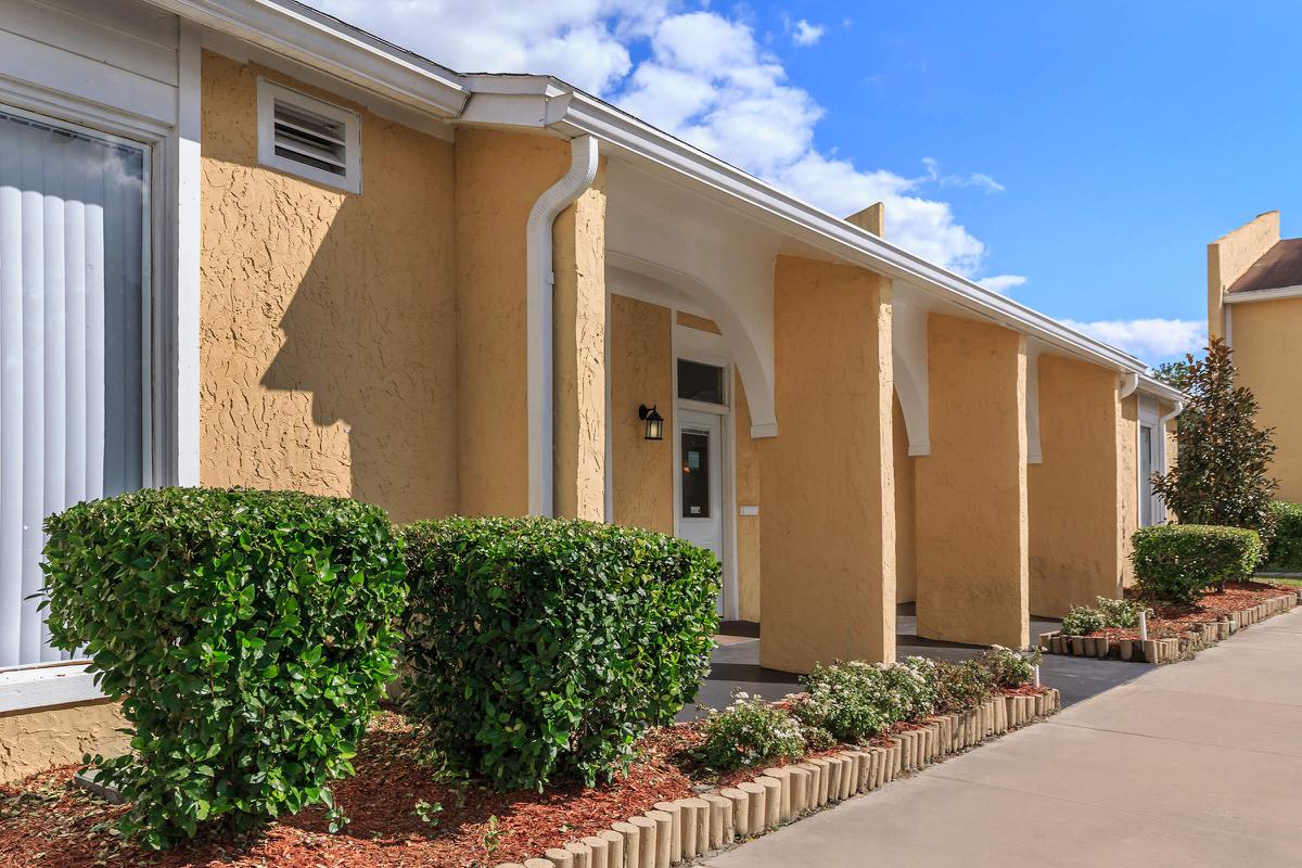 Welcome home to Cross Creek Apartments in Jacksonville, Florida
