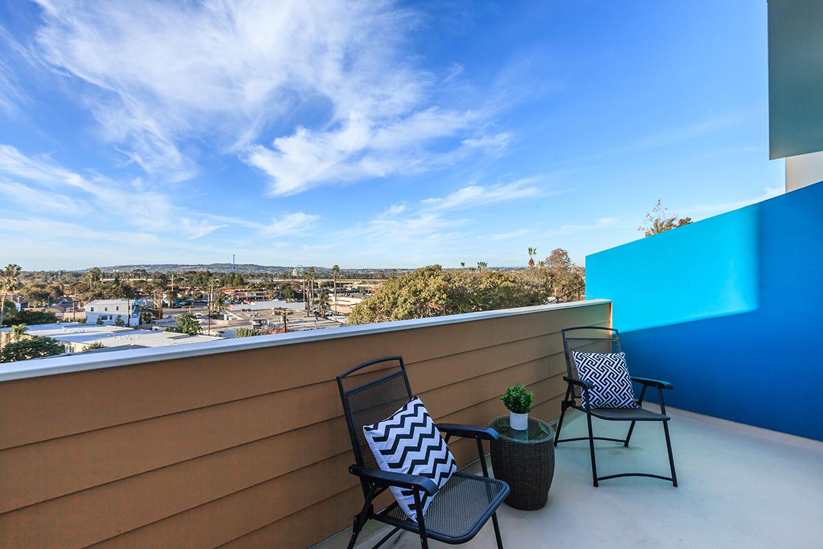 LOUNGE ON THE BALCONY