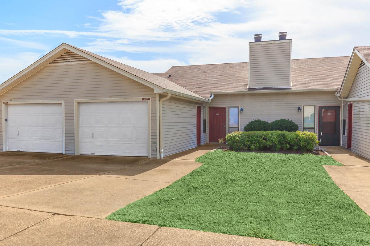 WELCOME HOME TO UNIVERSITY VILLAGE AT WALKER ROAD IN JACKSON, TENNESSEE