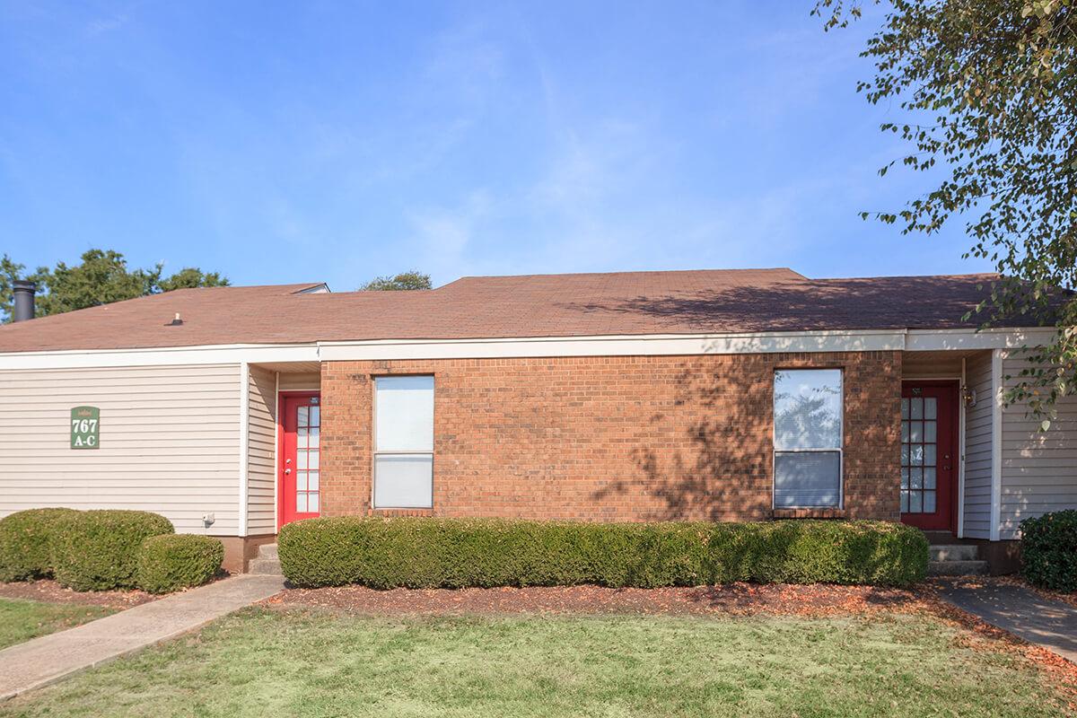 APARTMENTS FOR RENT AT UNIVERSITY VILLAGE AT WALKER ROAD IN JACKSON, TENNESSEE