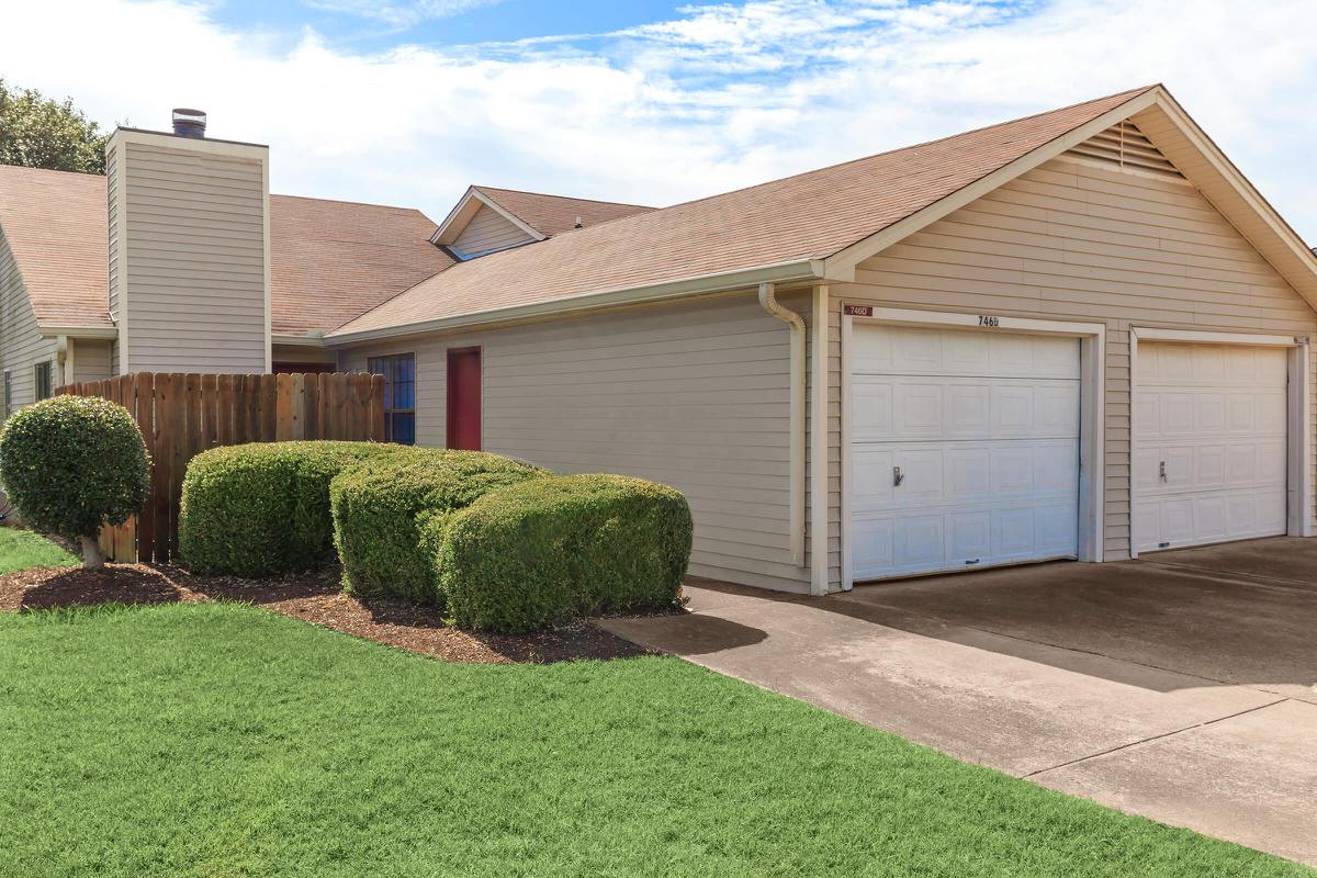 SELECT HOMES HAVE GARAGES AT UNIVERSITY VILLAGE AT WALKER ROAD IN JACKSON, TENNESSEE