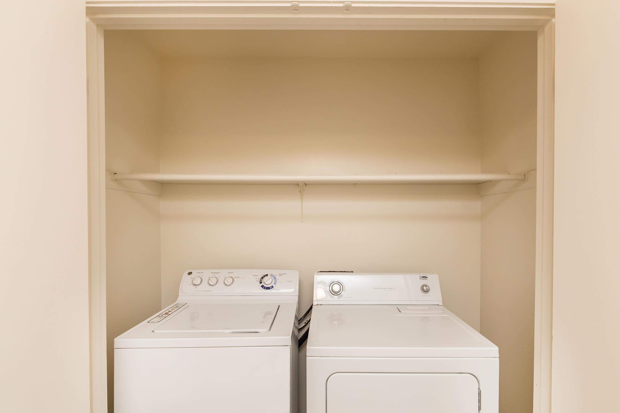 WASHER AND DRYER IN 2 BR APARTMENT FOR RENT IN JACKSON, TN