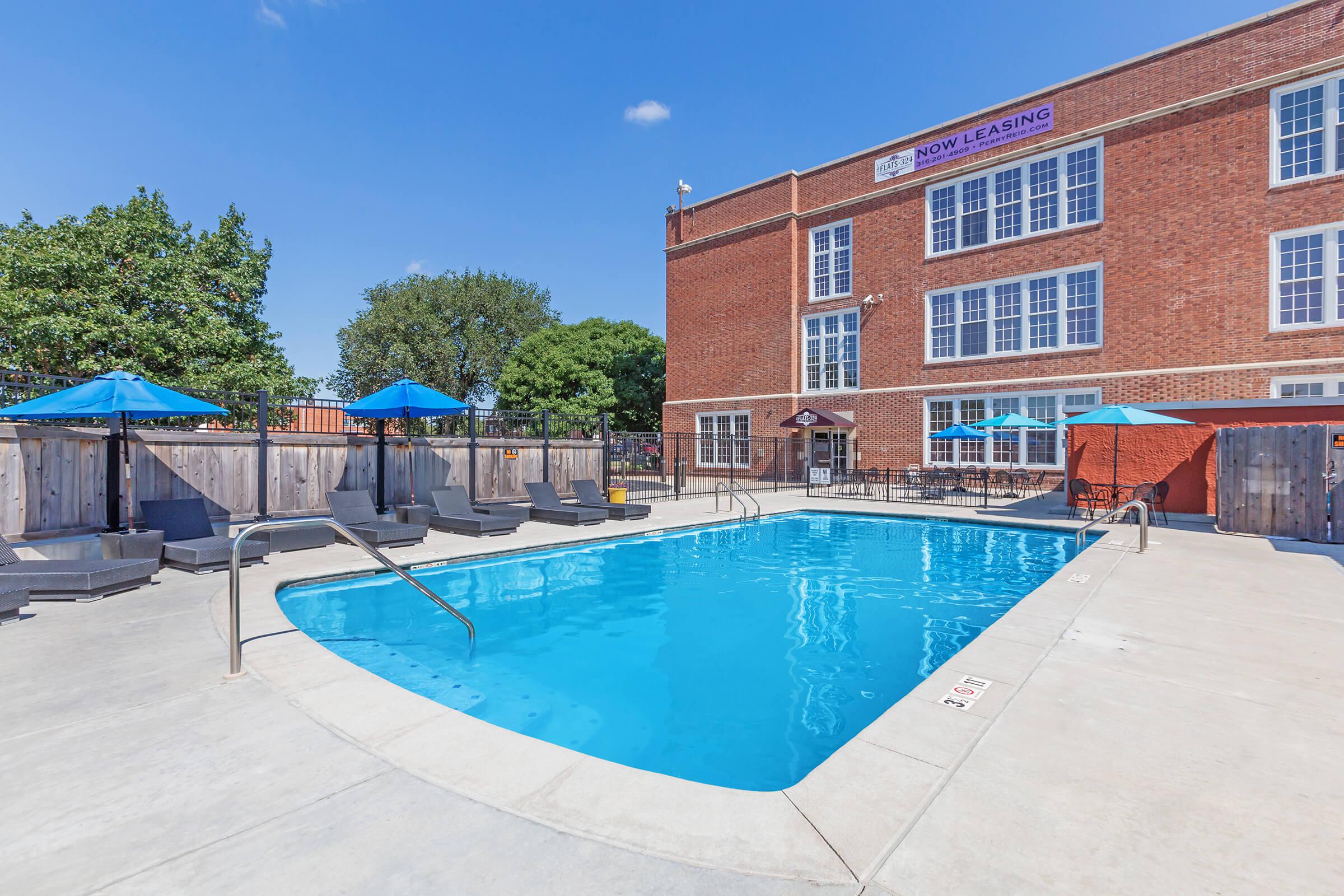 a pool outside of a building