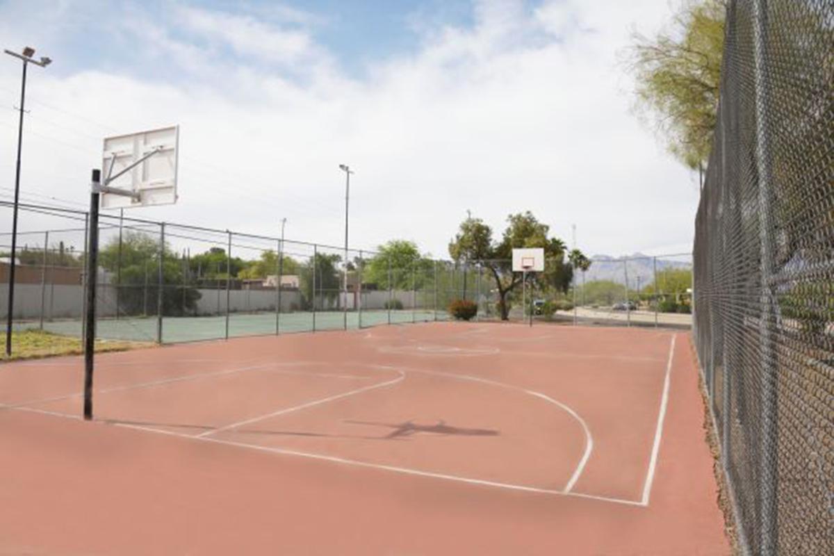 basketball-court-apartments-tucson-az.jpg