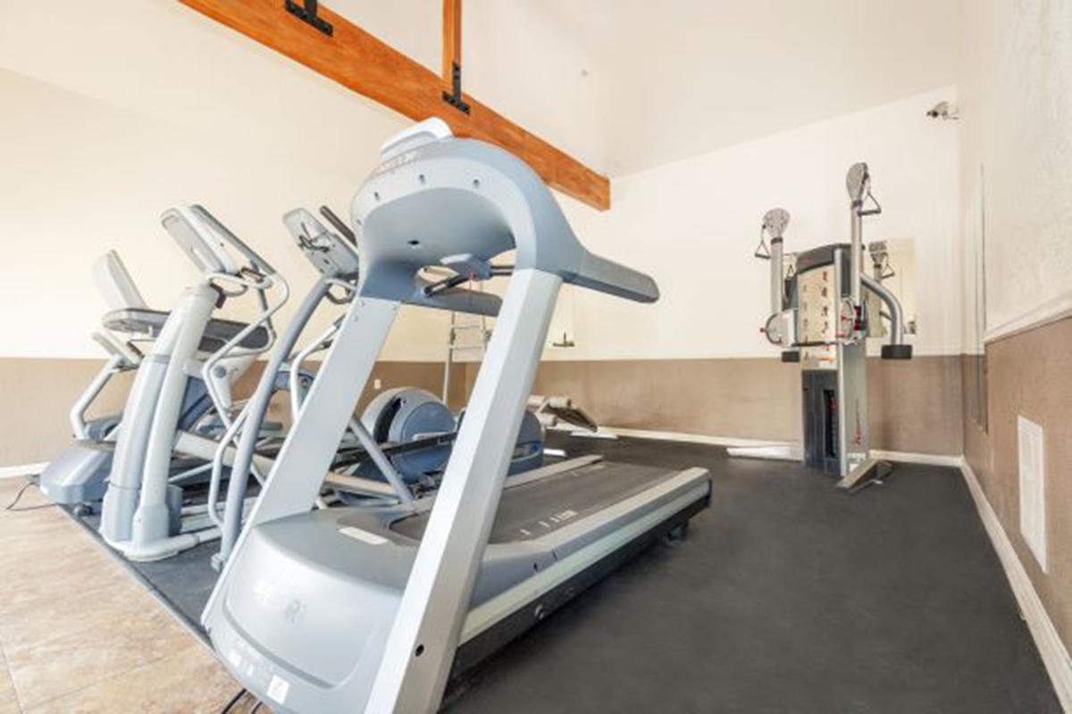 gym-tucson-az-apartments.jpg