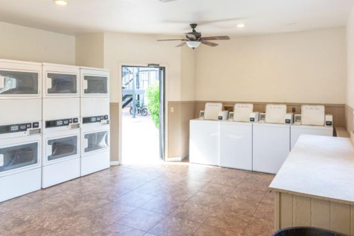 laundry-apartments-in-east-tucson.jpg