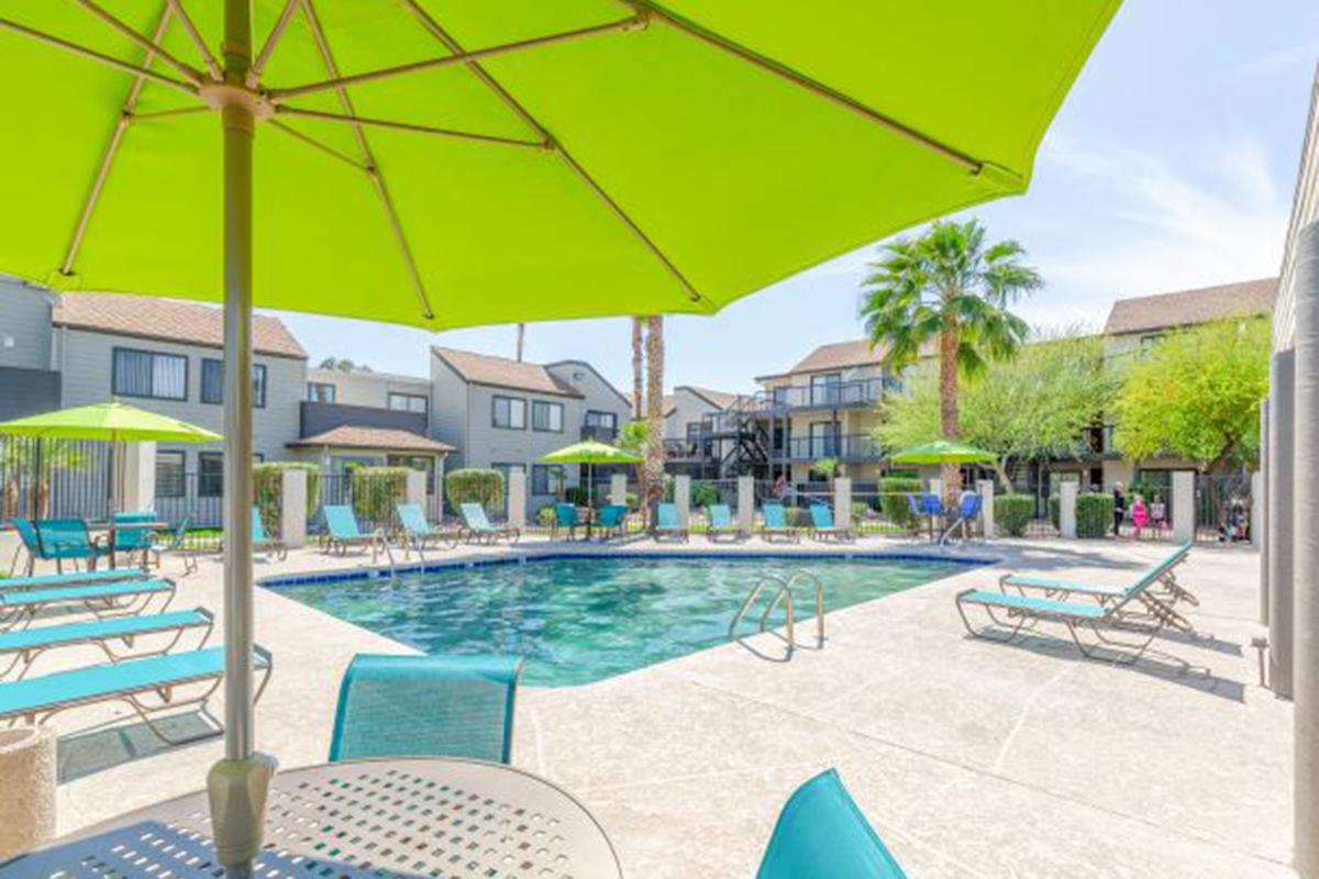 pool-east-tucson-apartments.jpg