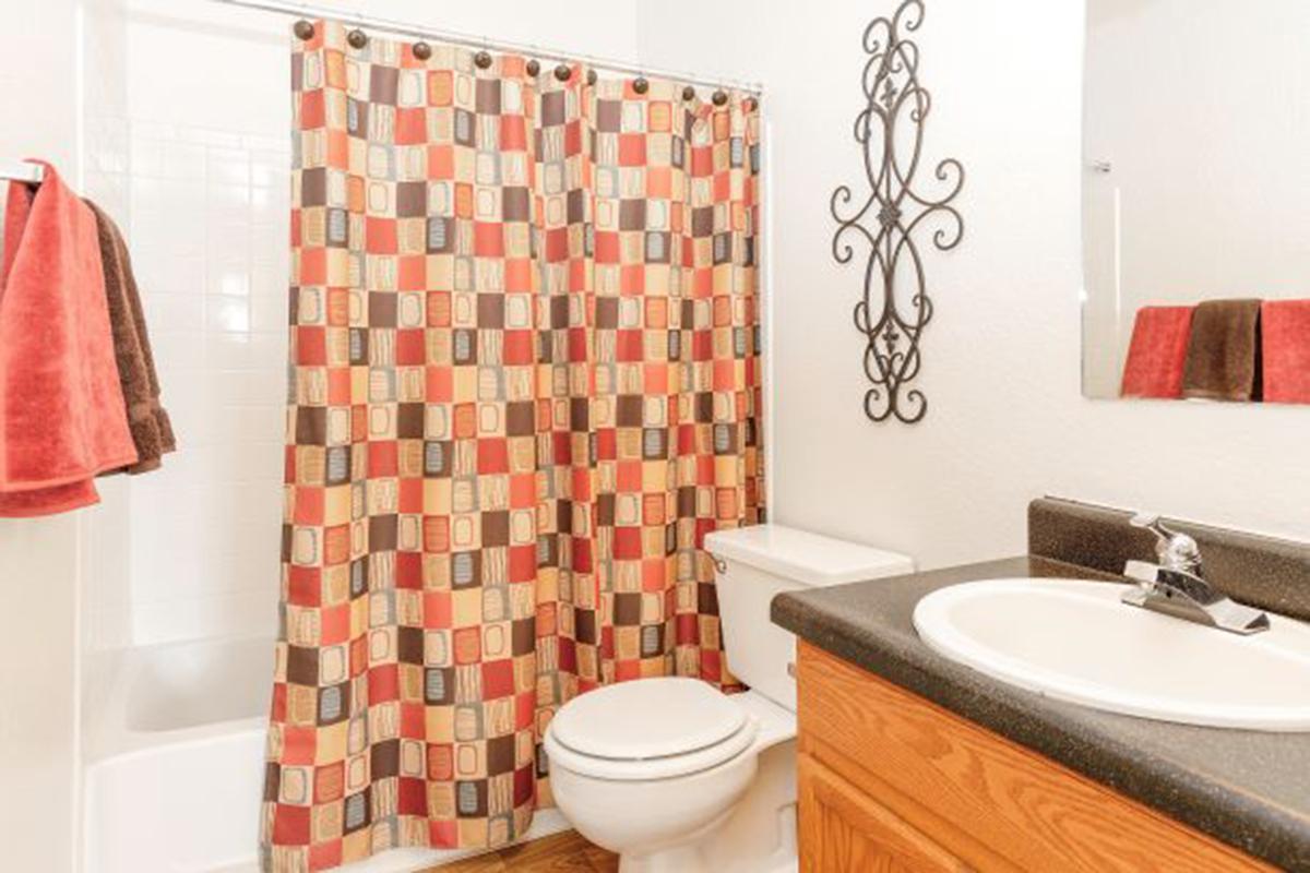 bathtub-eastside-tucson-az-apartments.jpg