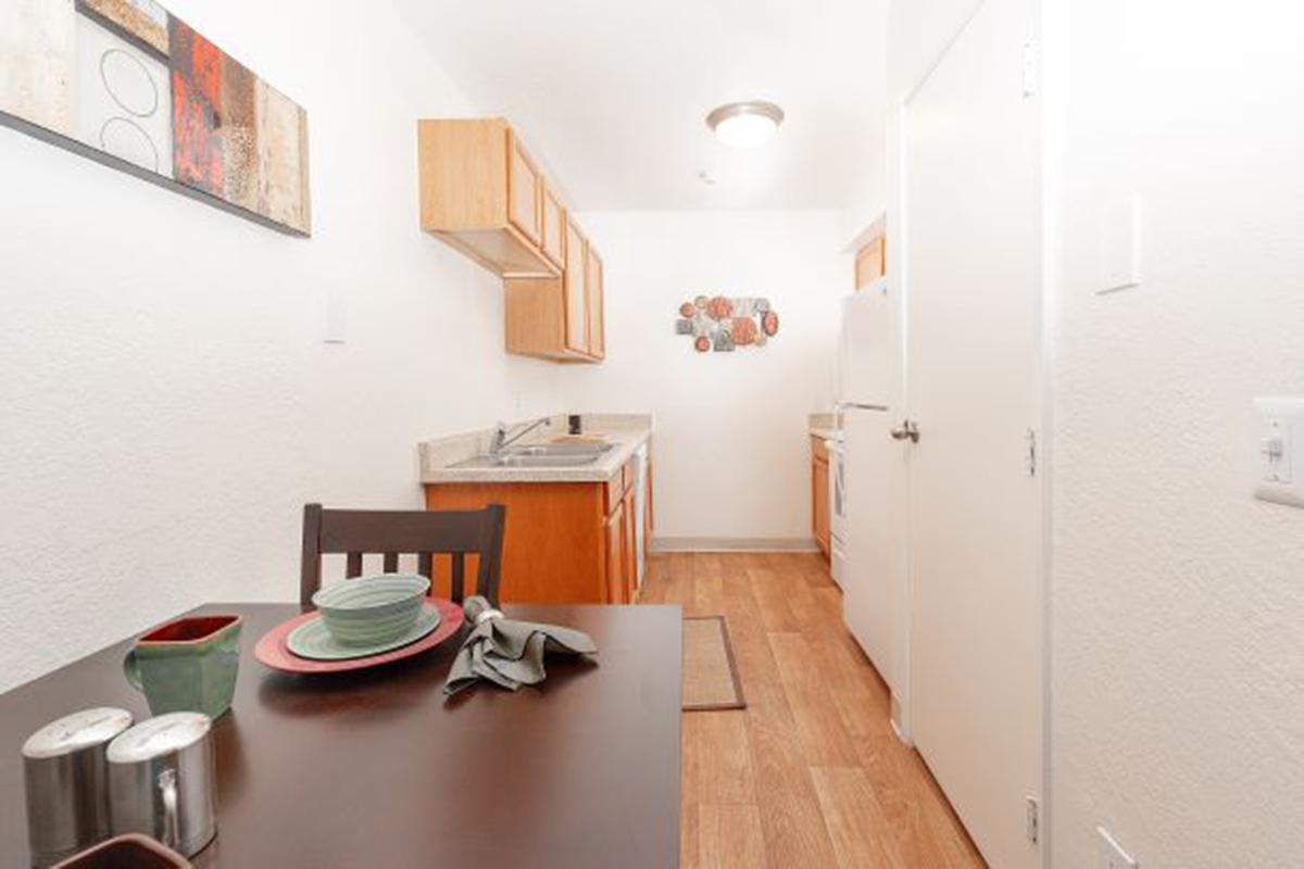 dining-room-east-tucson-apartments.jpg