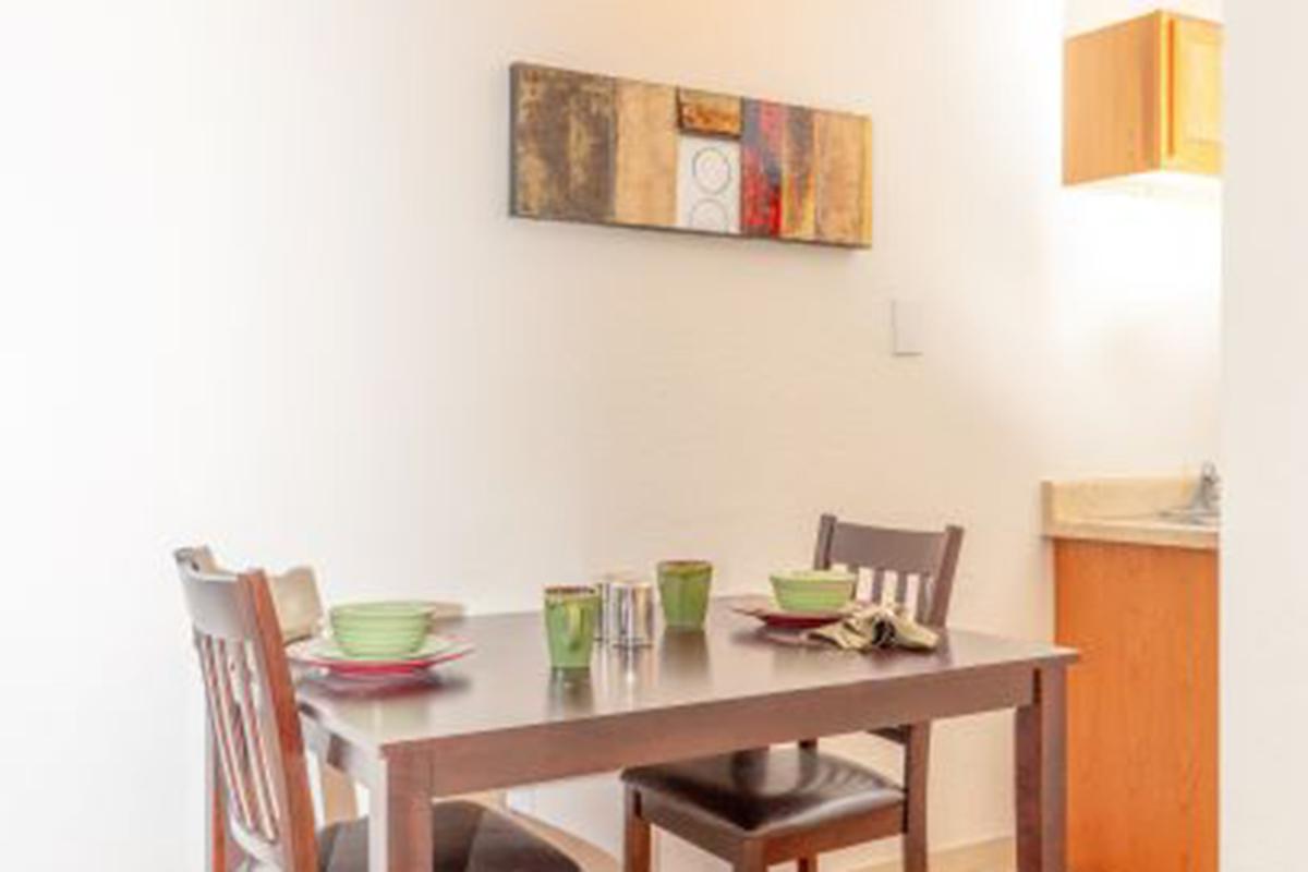 kitchen-table-tucson-az-apartments.jpg