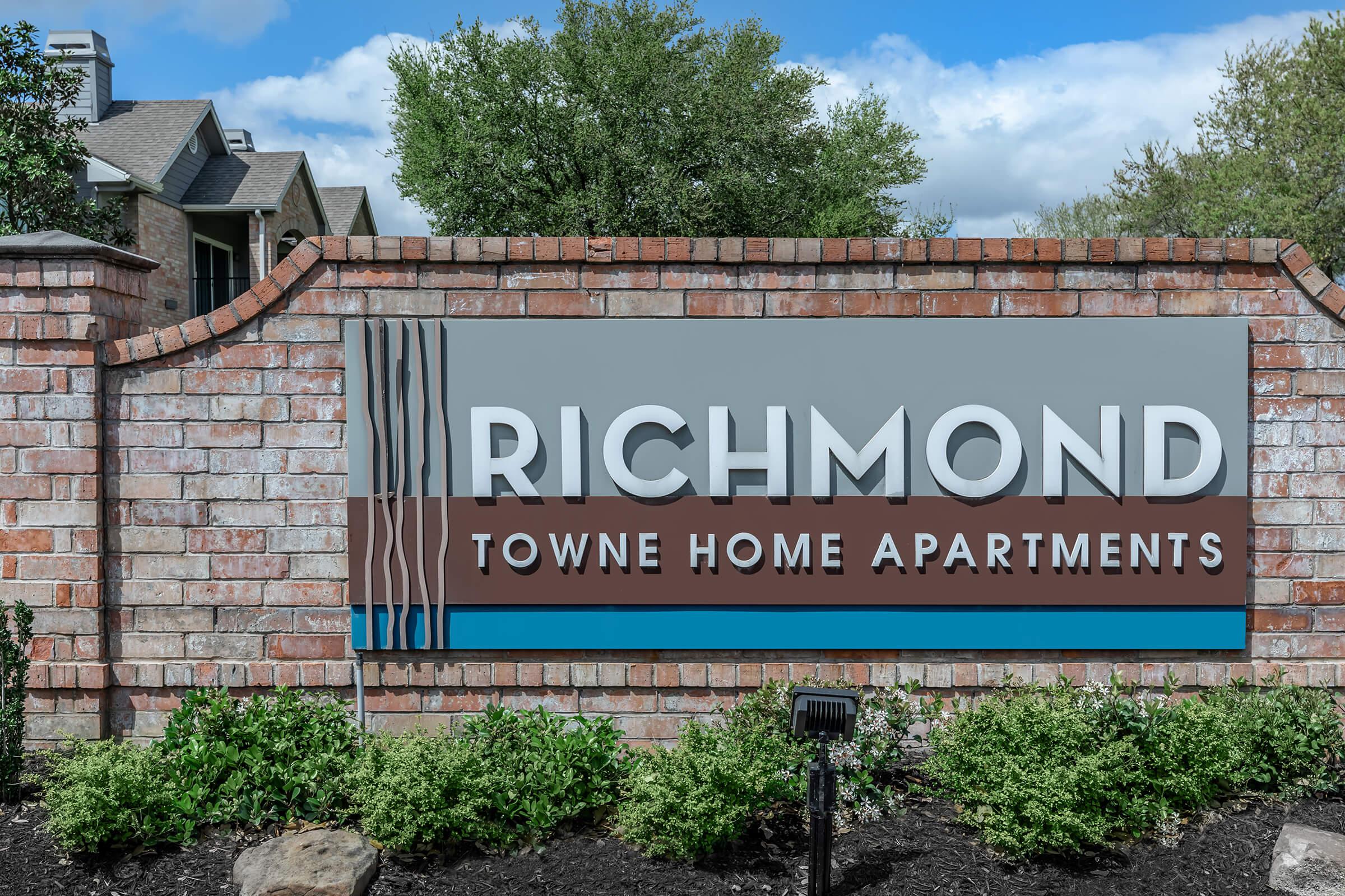SPACIOUS TOWNE HOME APARTMENTS WITH ATTACHED GARAGES