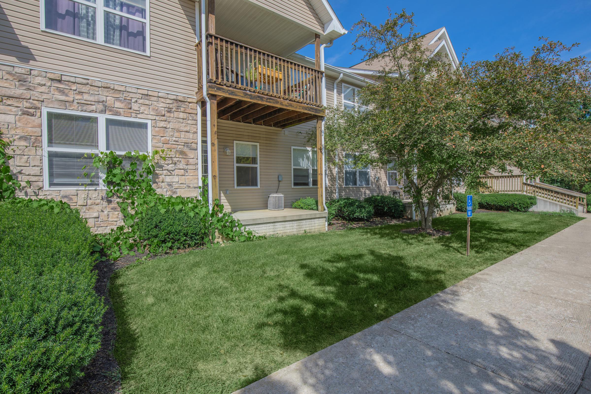 Lush Landscaping at Bloom apartments