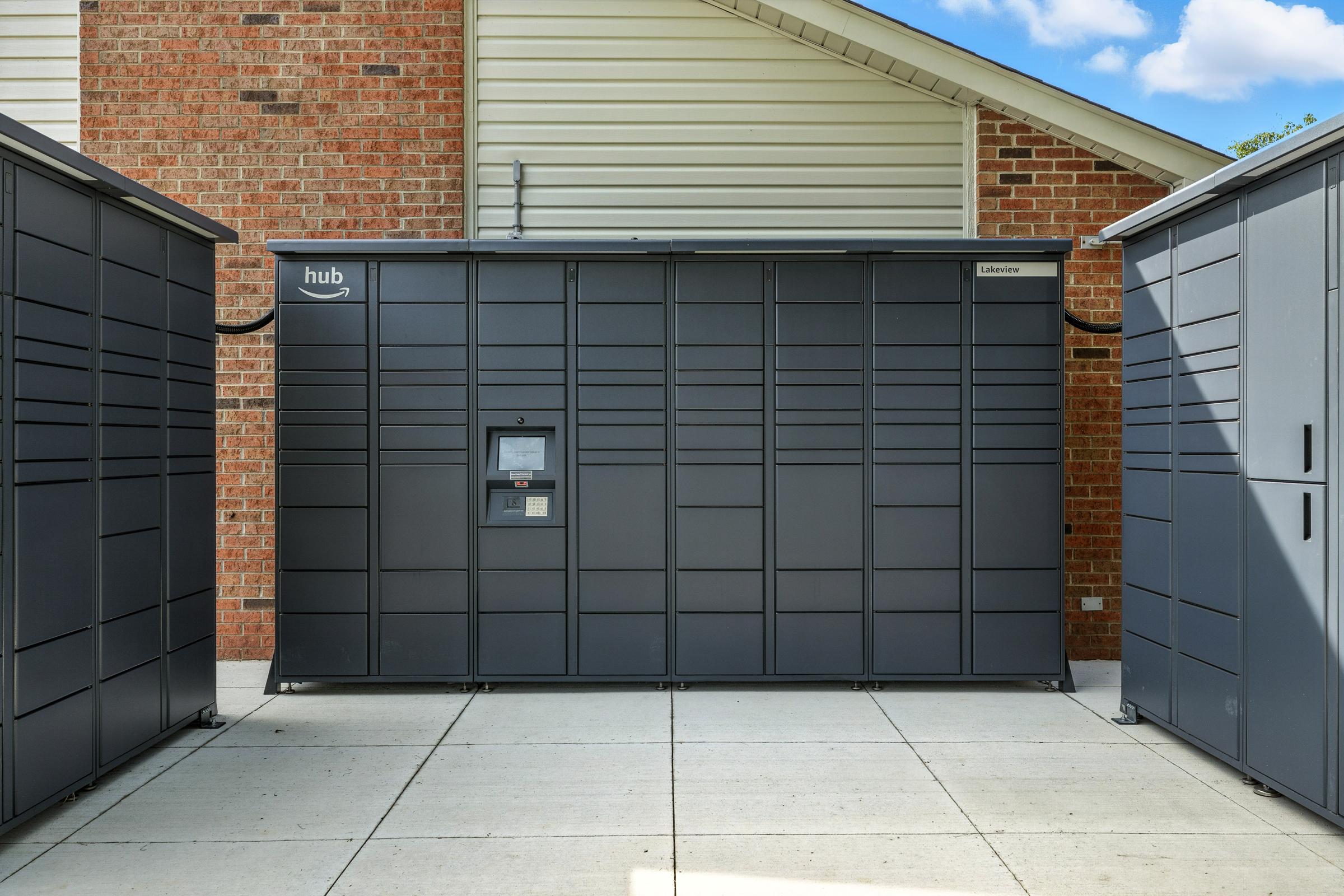 Amazon Hub - 24/7 Parcel Center