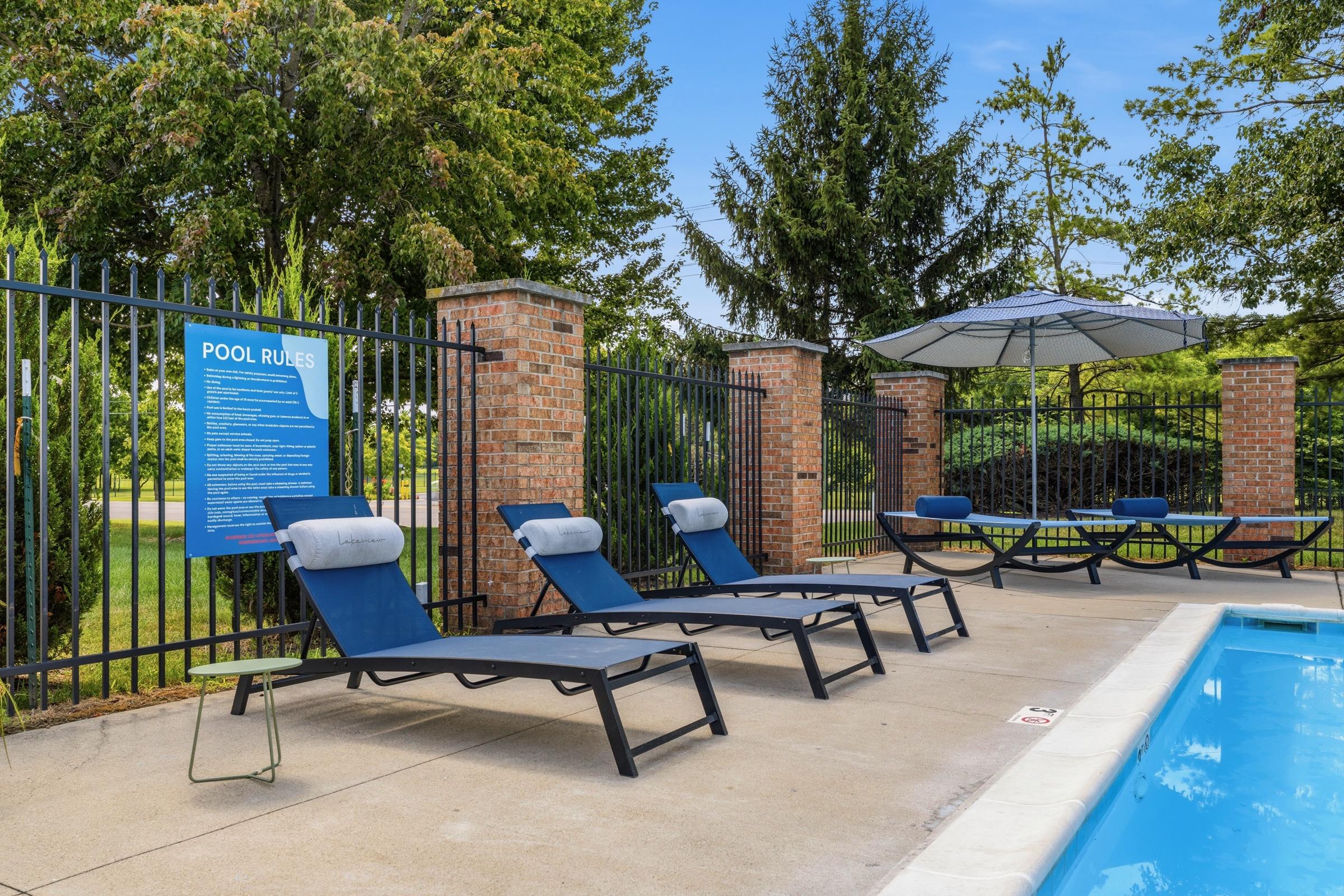 Resort-Style Pool Furniture - Poolside Lounge