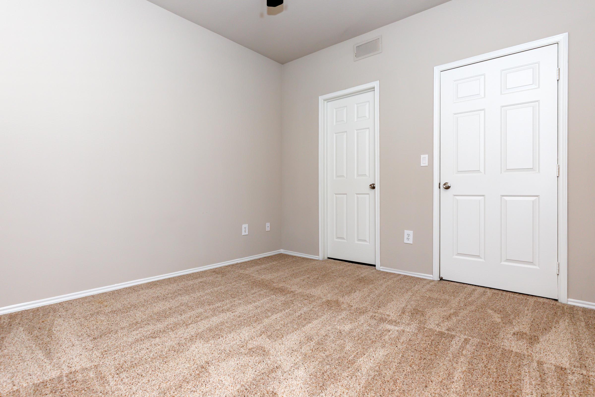 PLUSH CARPETING IN TWO BEDROOM APARTMENTS IN SPRING, TX.