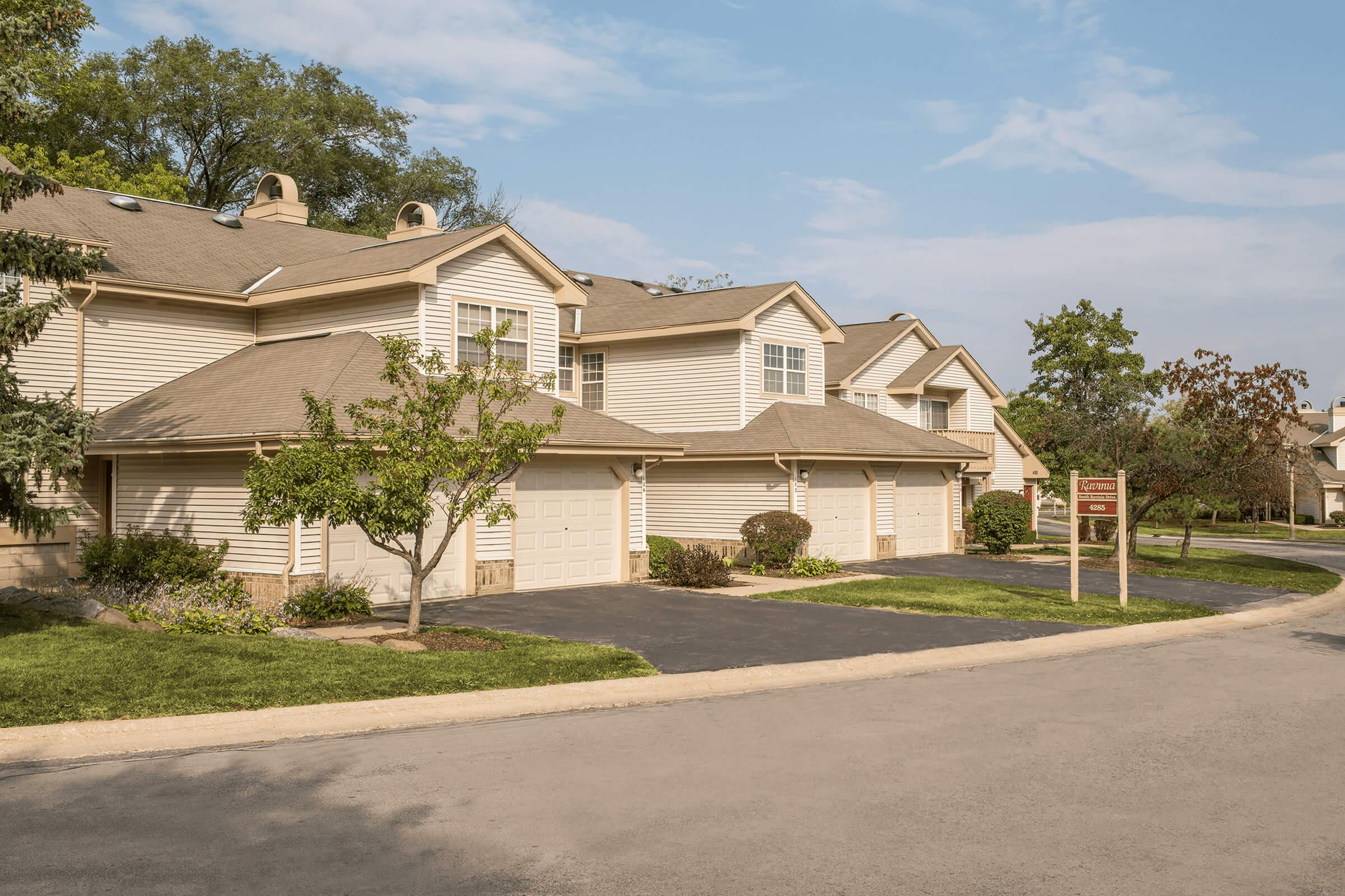 Gallery Ravinia Apartments