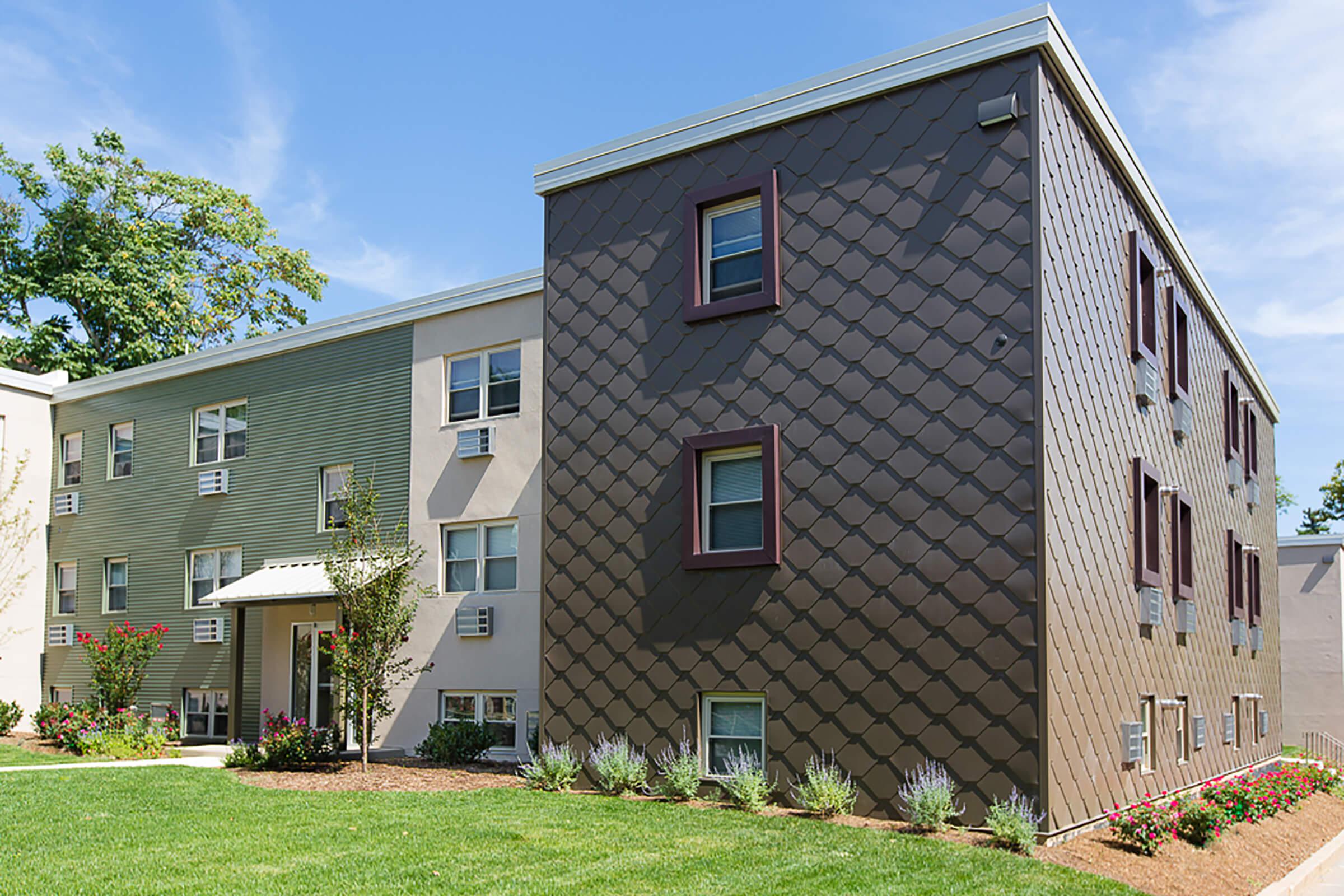 Scully Greene Manor 72dpi-0612.jpg
