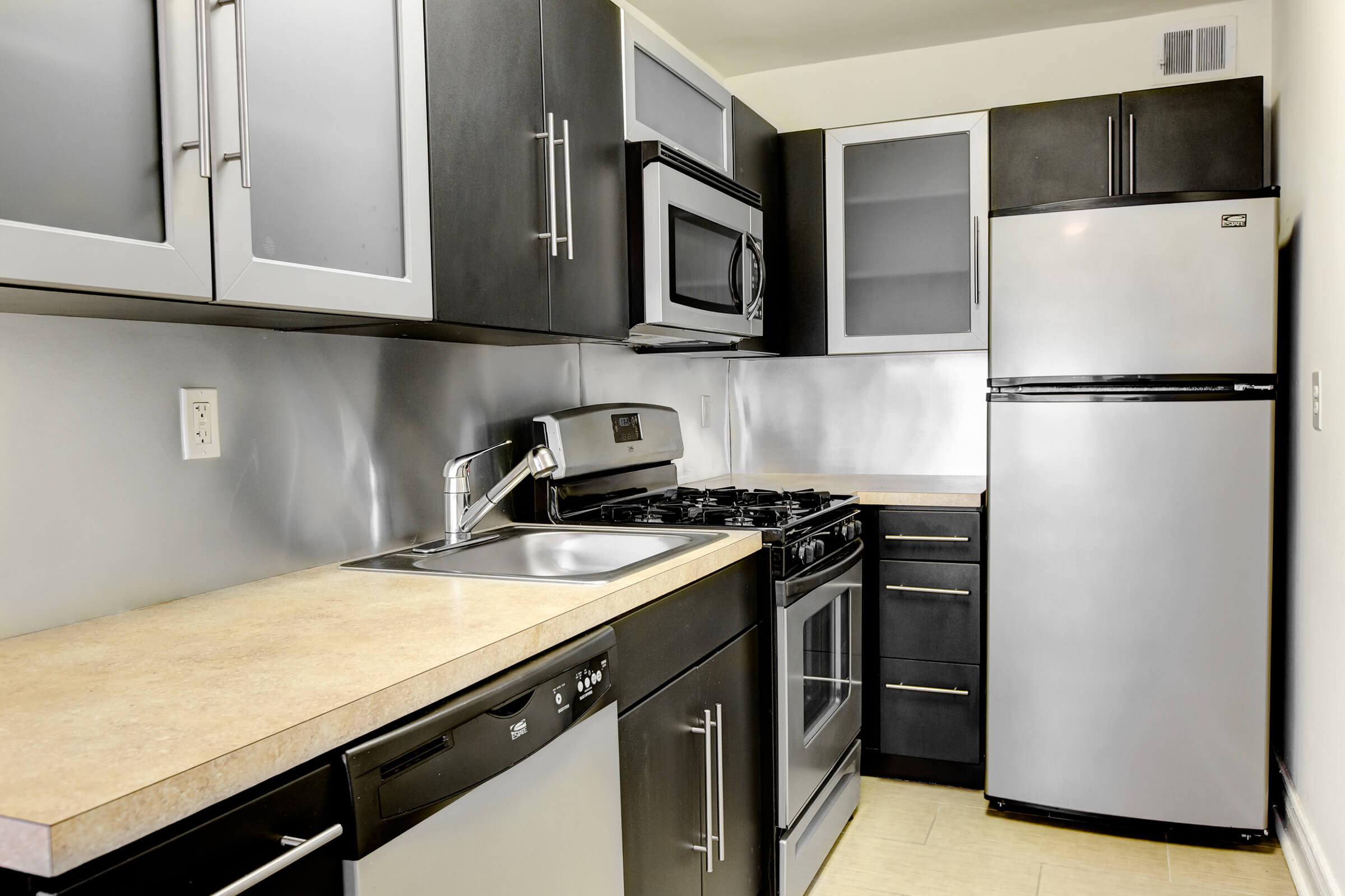 Scully Greene Manor 240dpi-.jpg