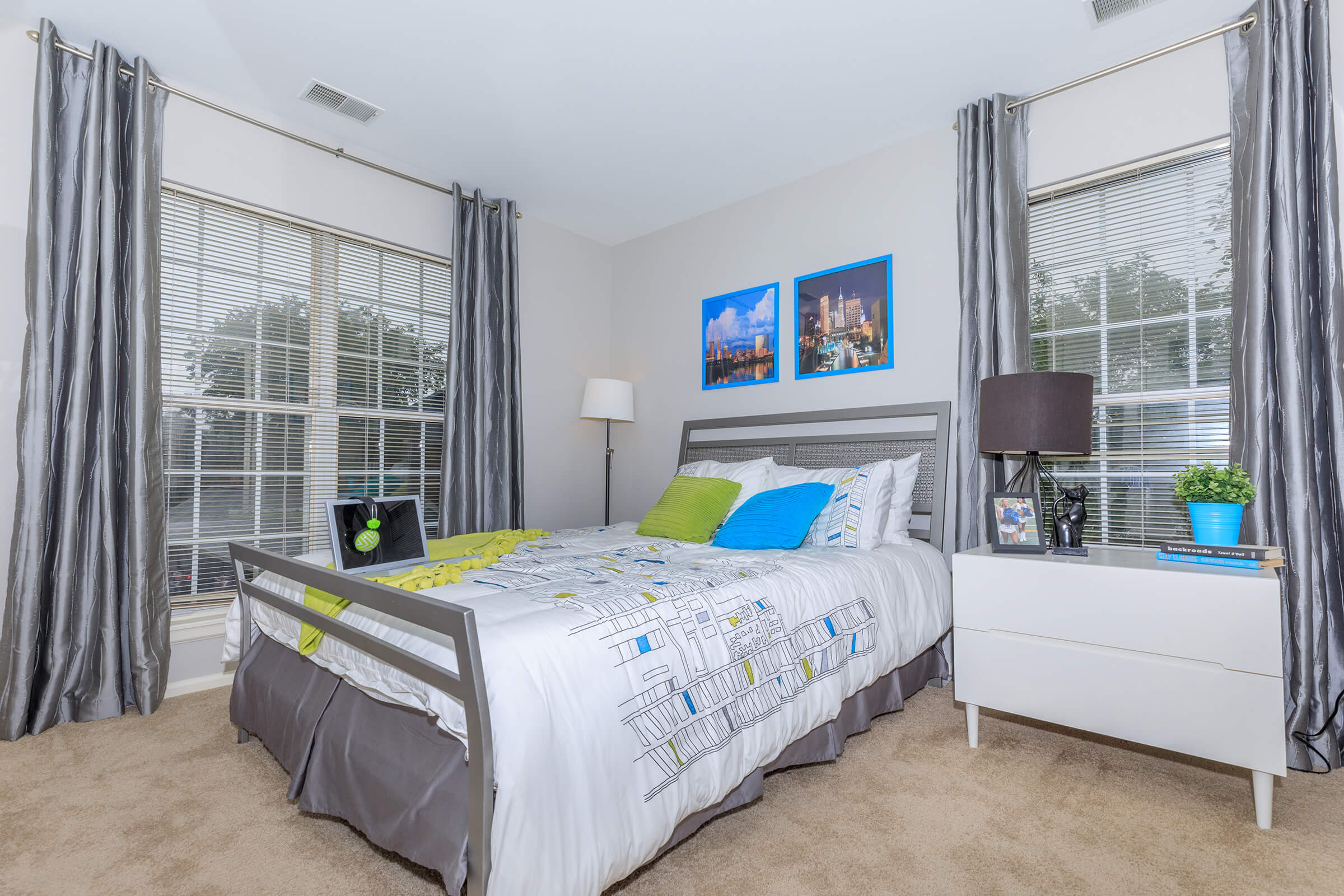 Lakeshore Apartments Amenities