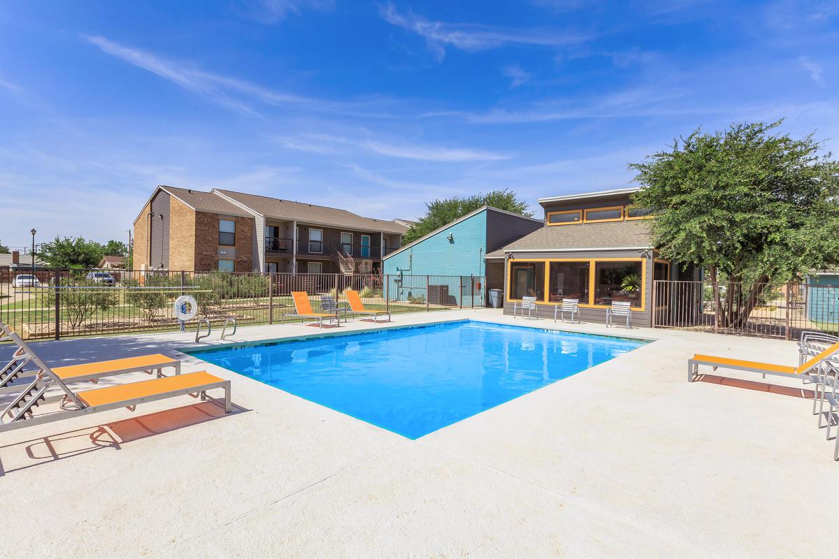 a pool outside of a building